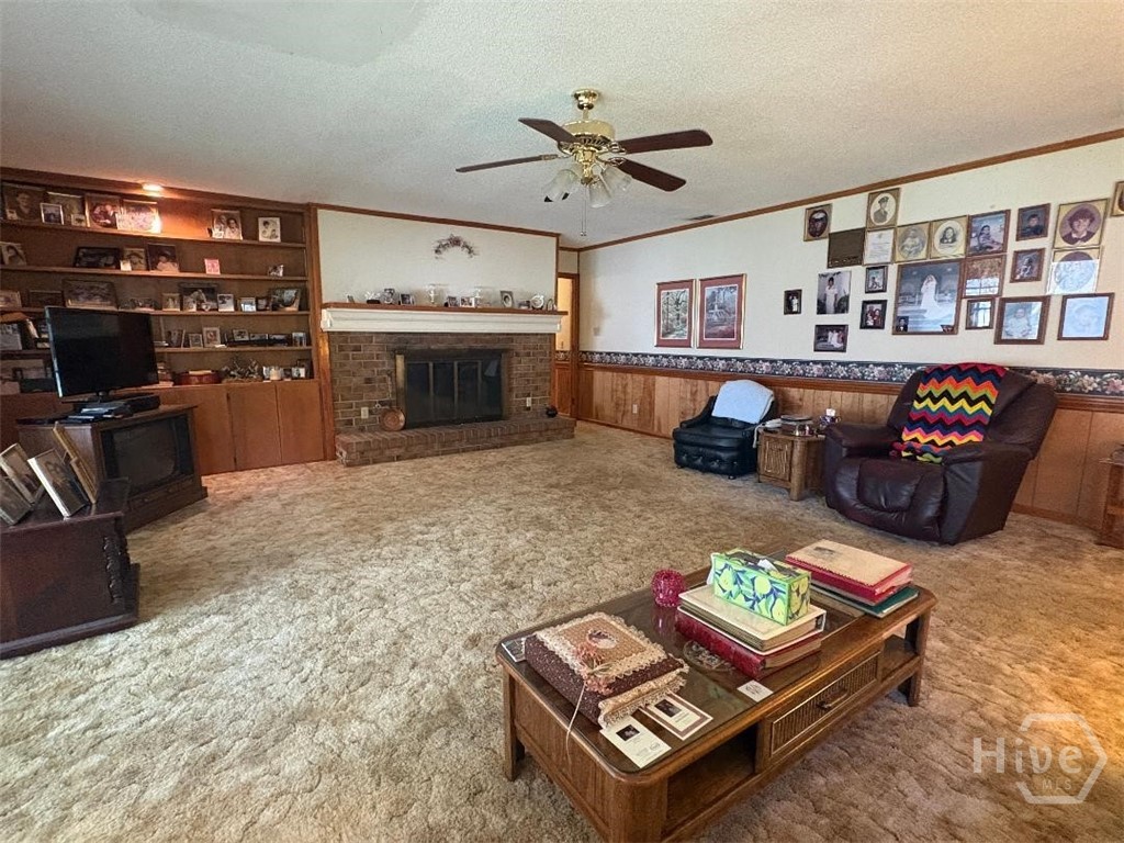 Photo 3 of Single family home for sale at 1005 Tara Ave, Savannah, GA 31410 | MLS# SA355932 | Listing updated on 2026-10-08