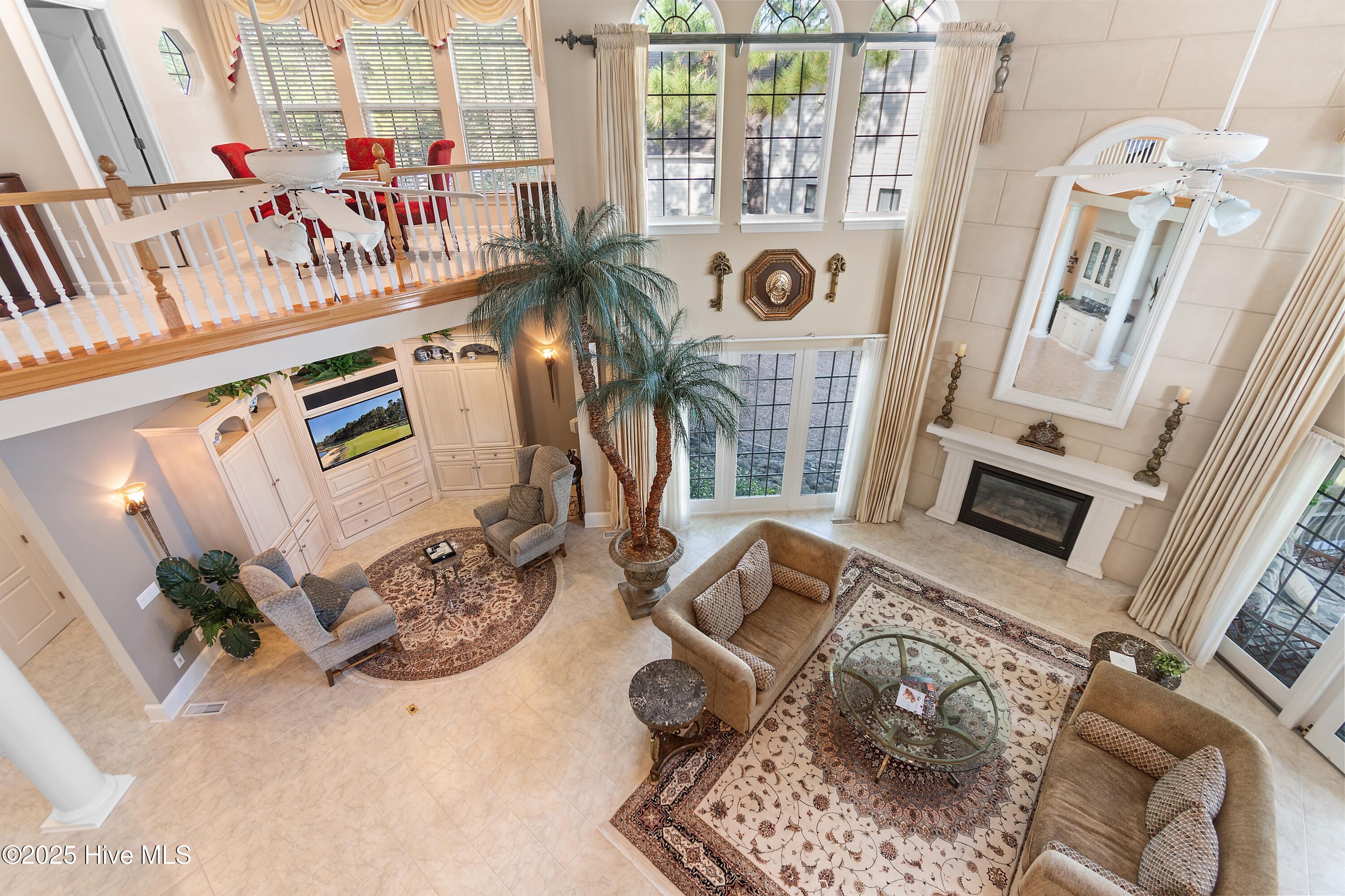 100498413 | Photo 19