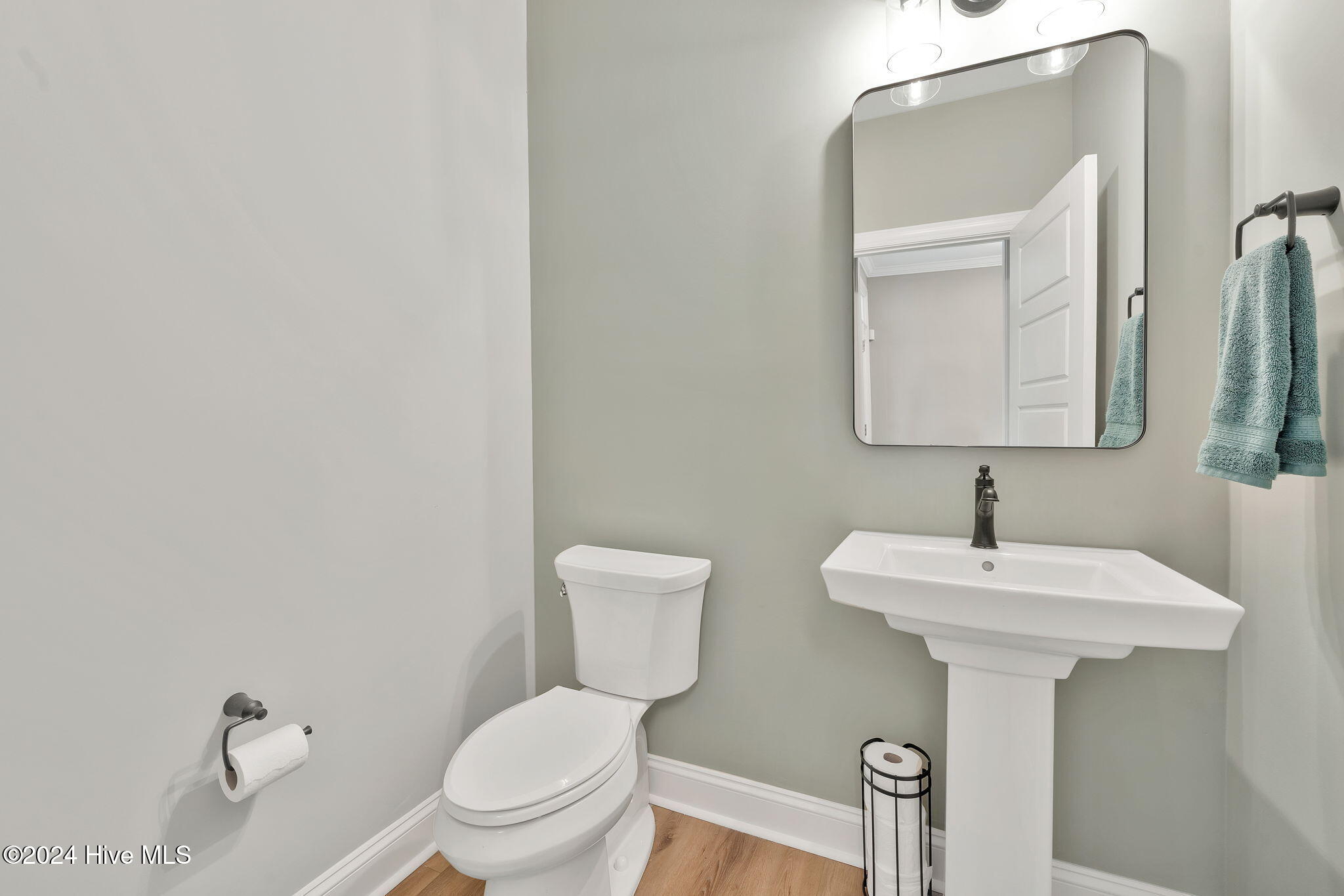 100478916 | Photo 16