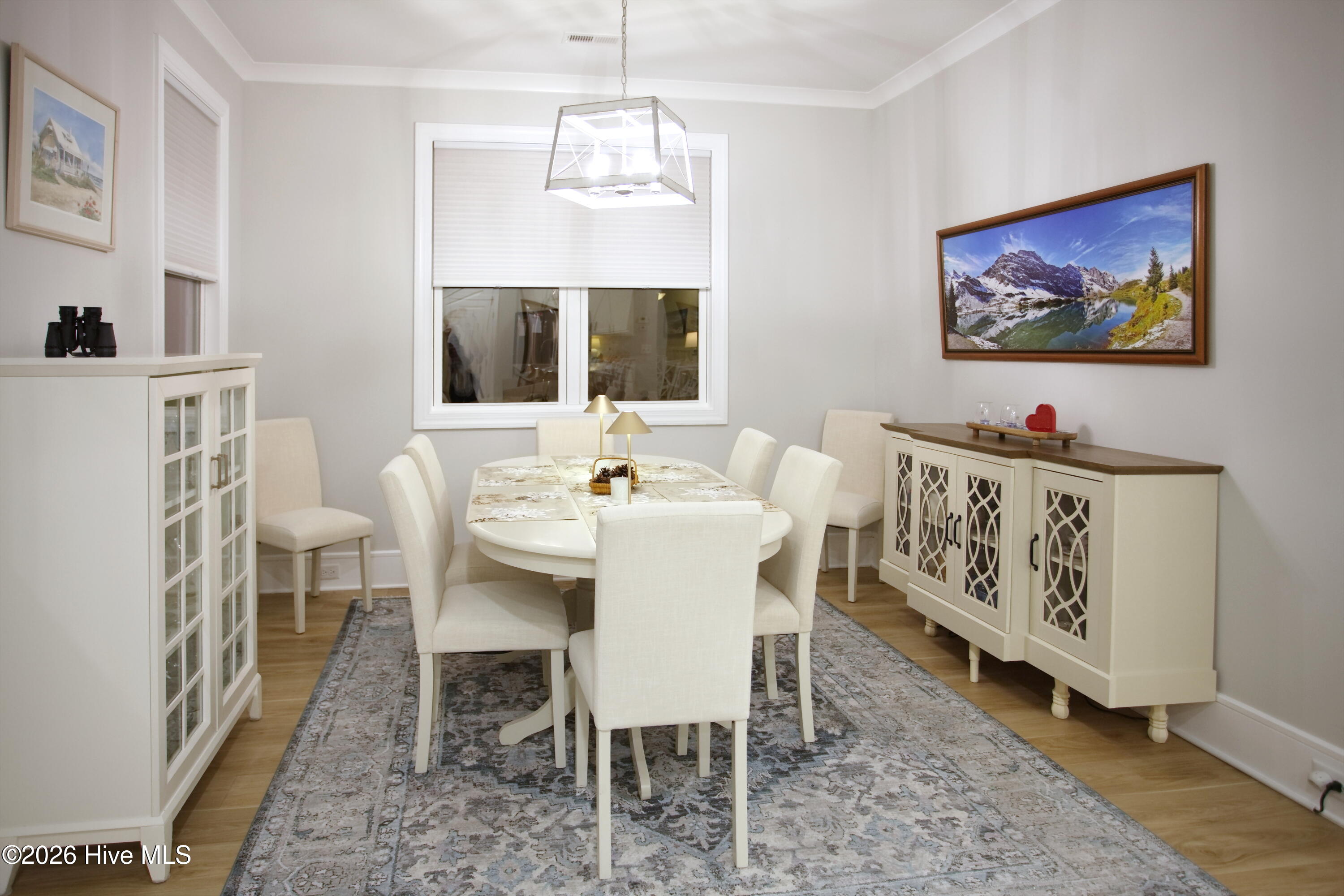 100548790 | Photo 21