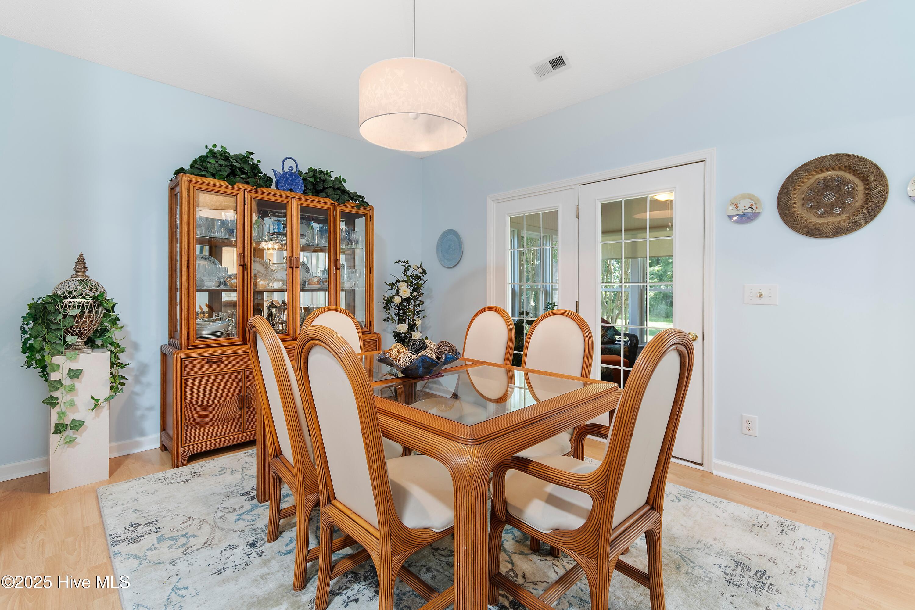 100545372 | Photo 28