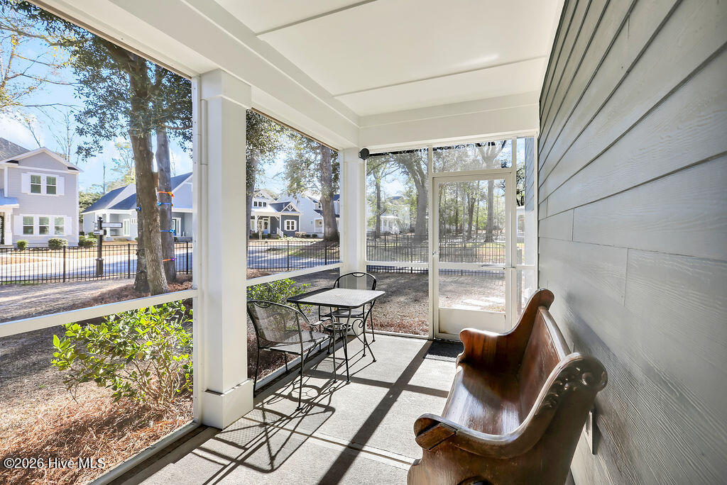 100549849 | Photo 38