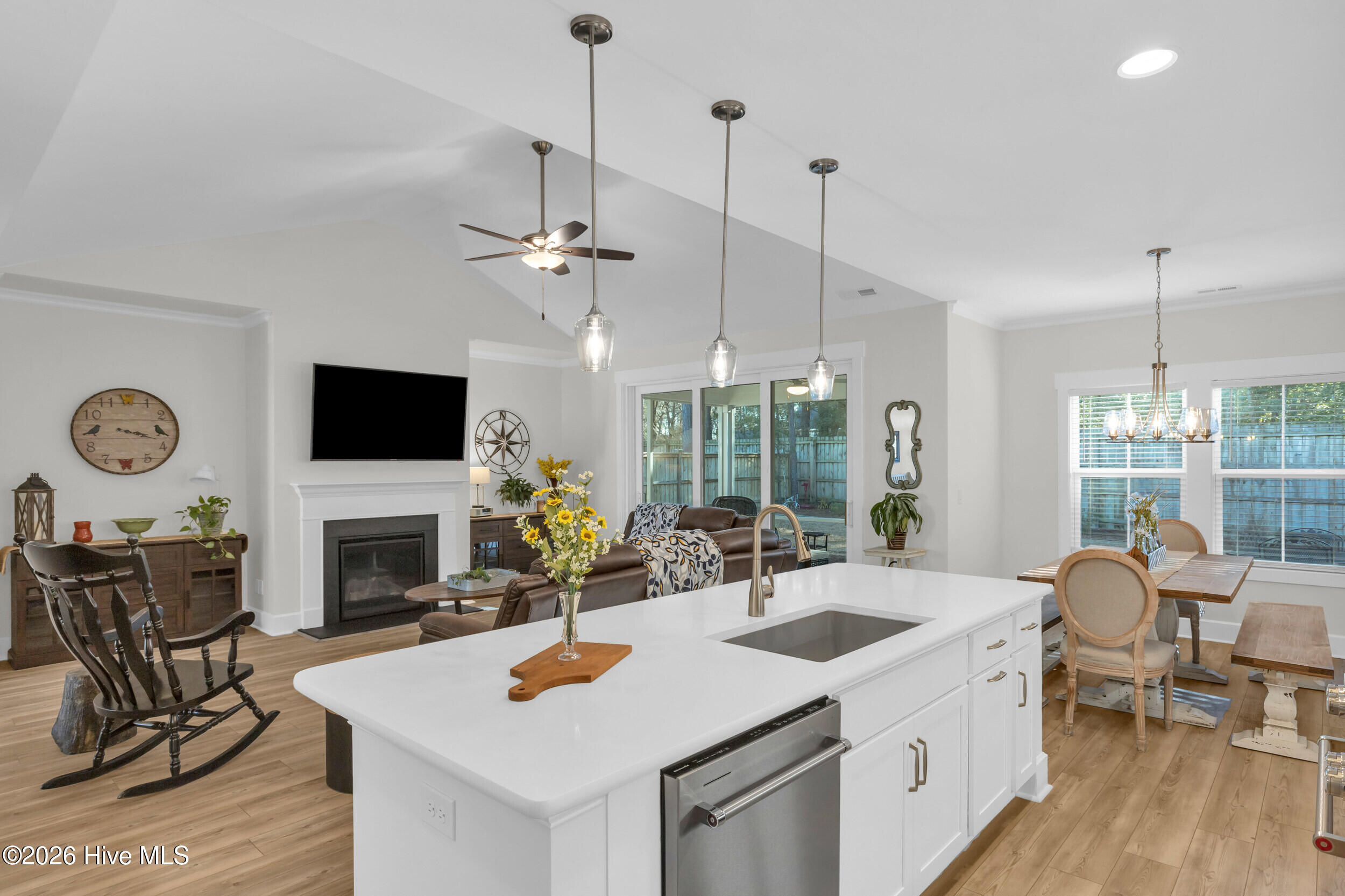 100550757 | Photo 12