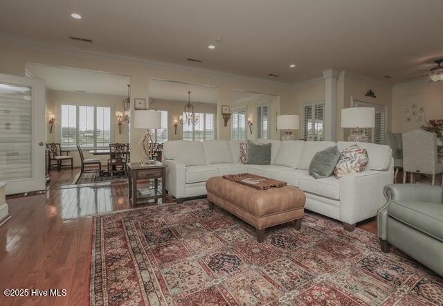 100515842 | Photo 65