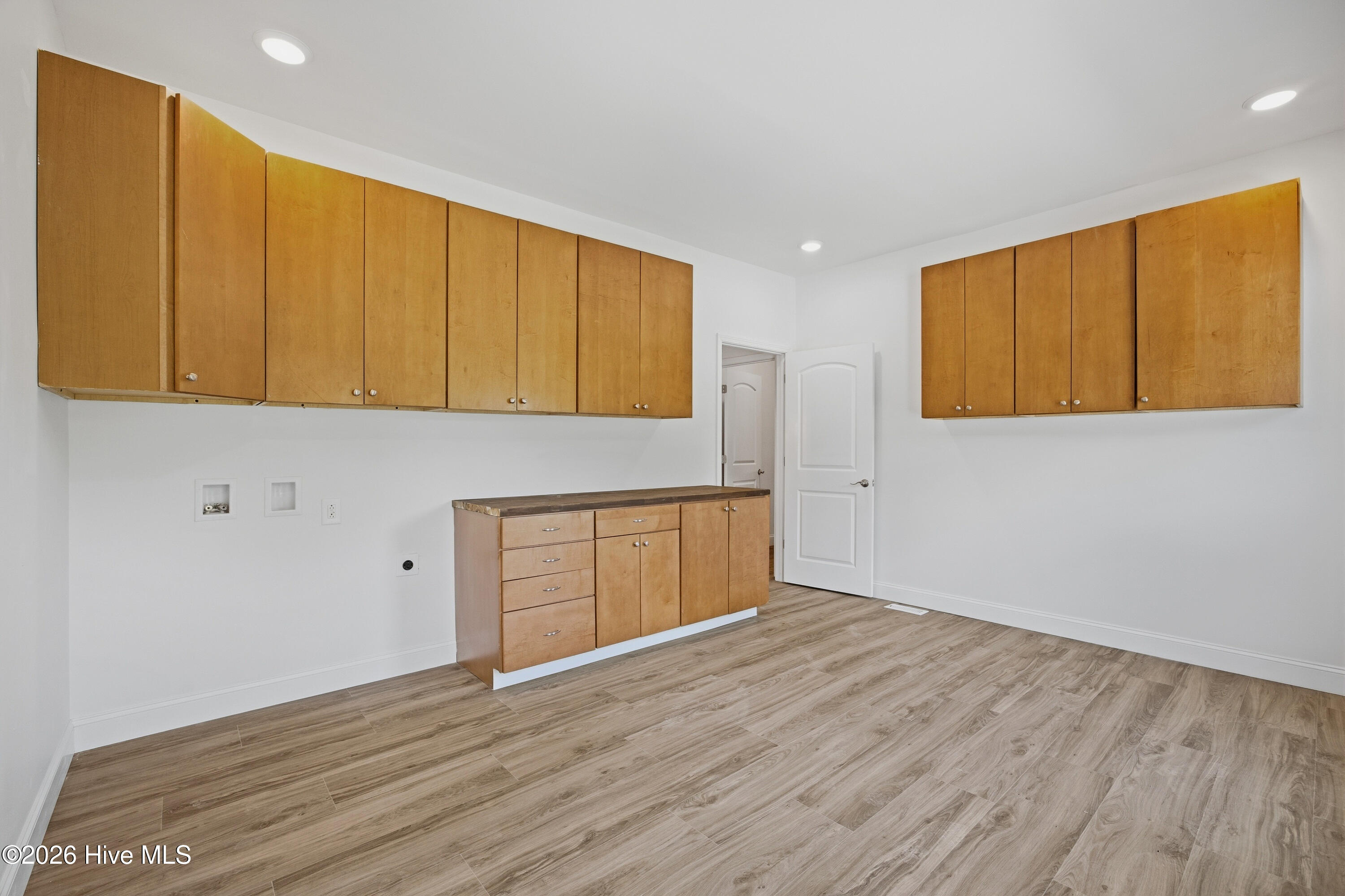 100569941 | Photo 31