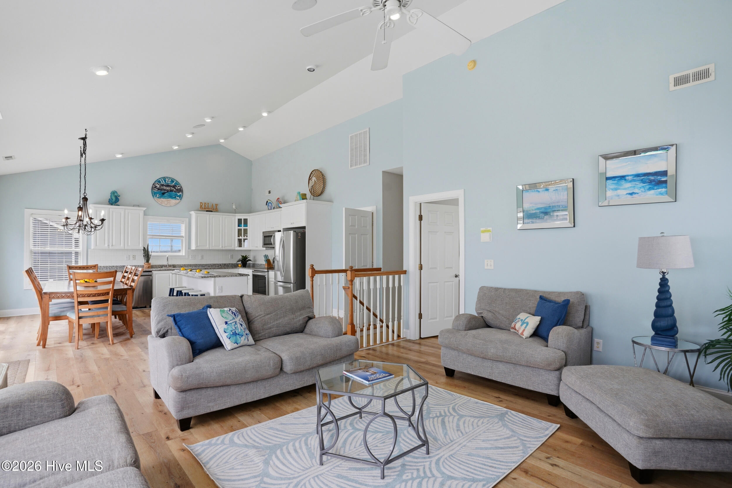 100566063 | Photo 10