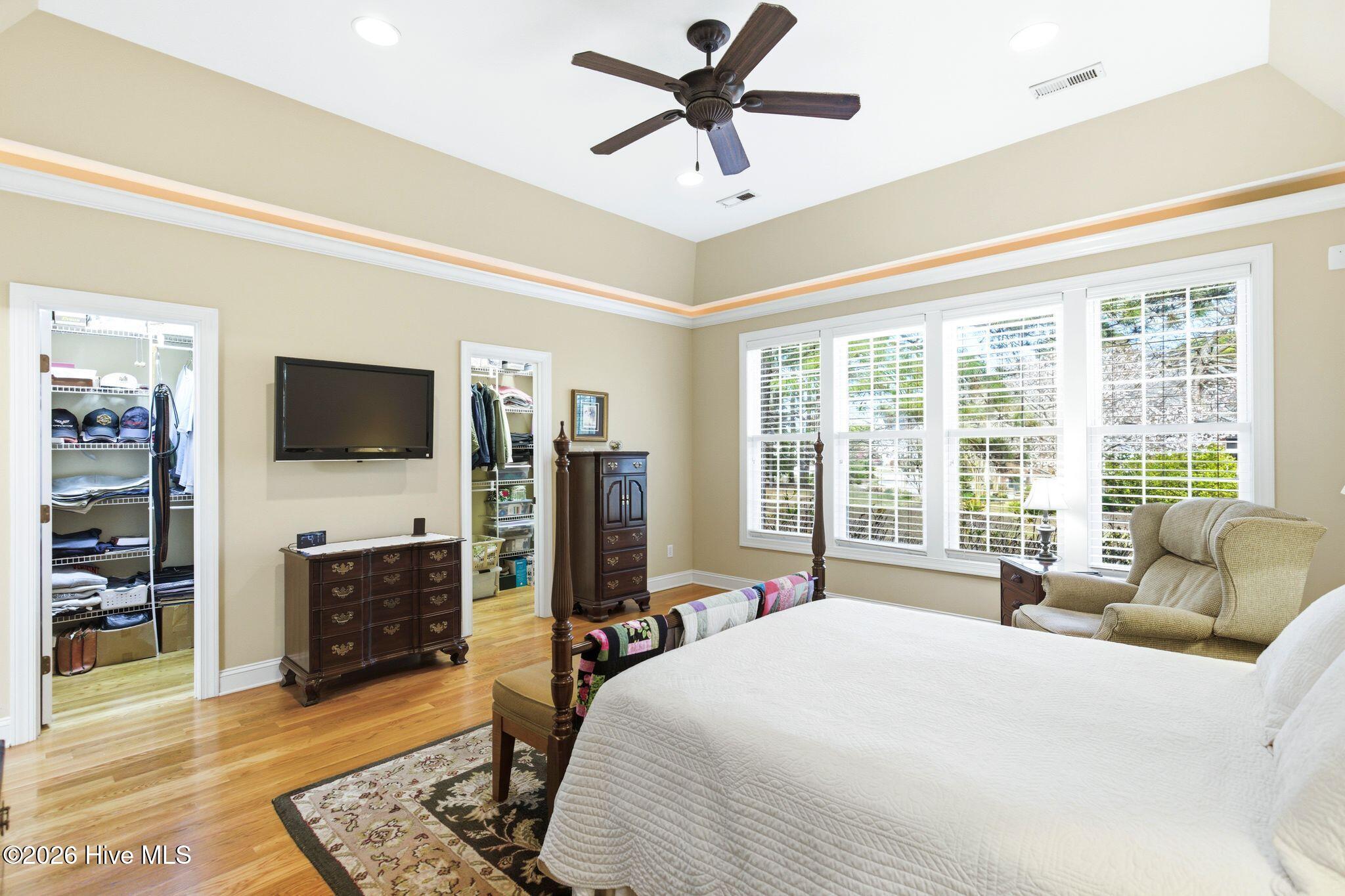 100564231 | Photo 26