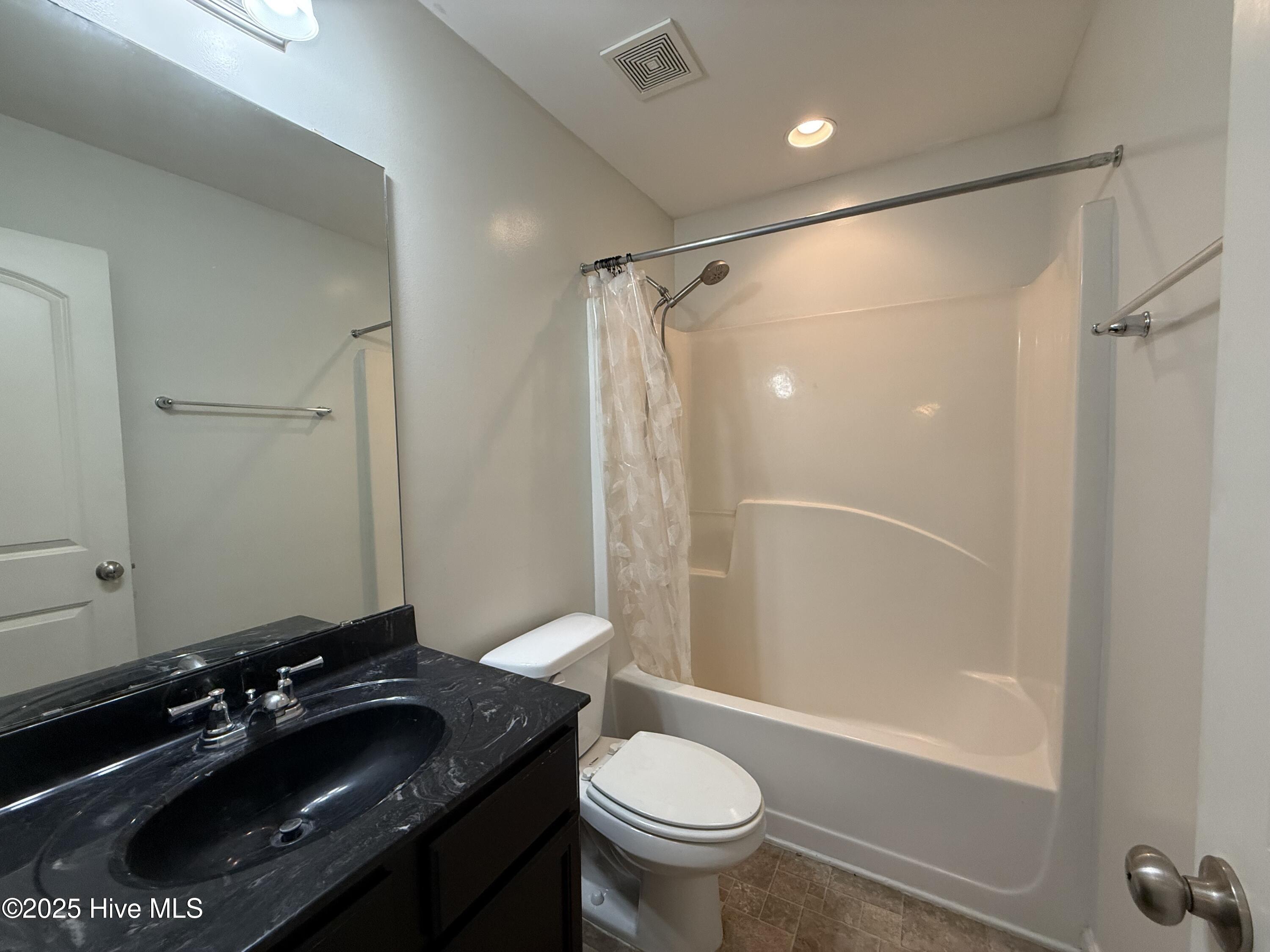 100566630 | Photo 26