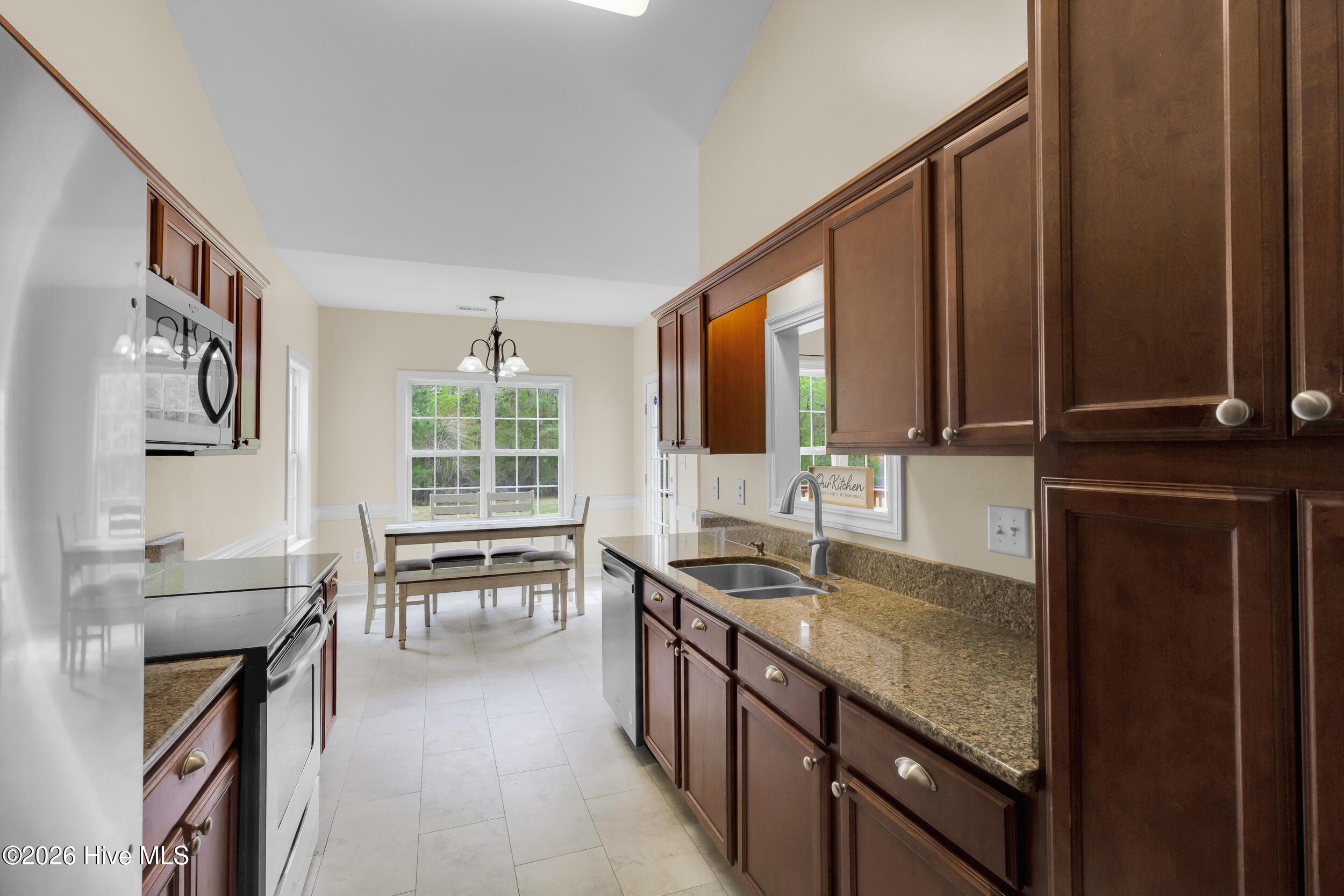 100569291 | Photo 13