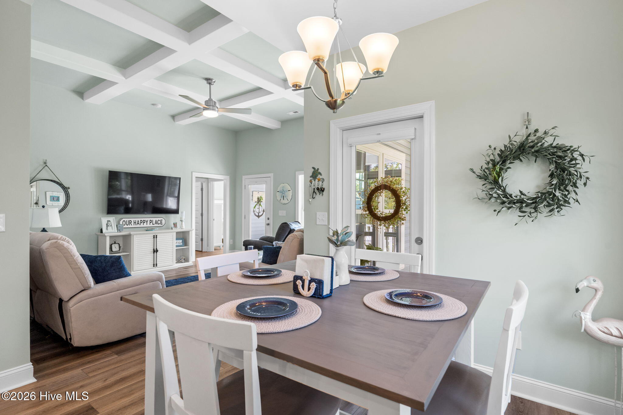 100568593 | Photo 14