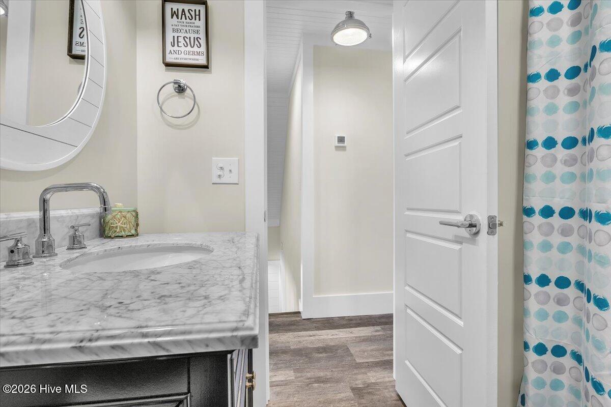 100550591 | Photo 41