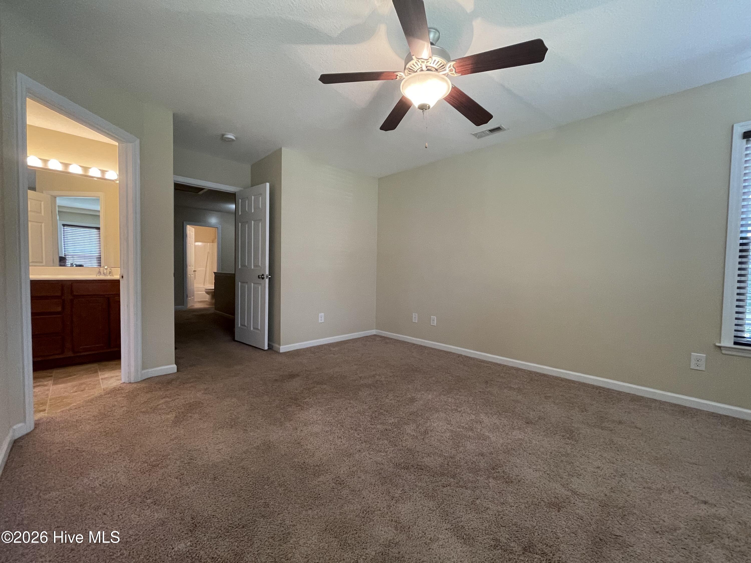 100562553 | Photo 28