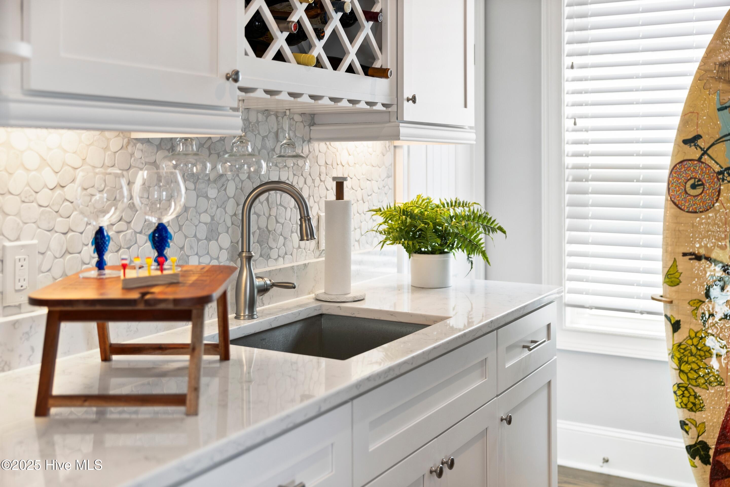 100532410 | Photo 51