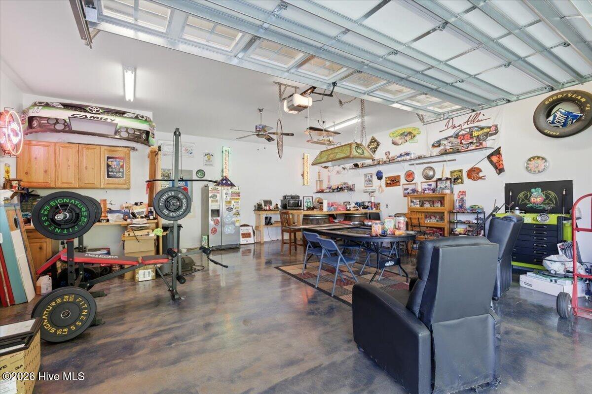 100568053 | Photo 45