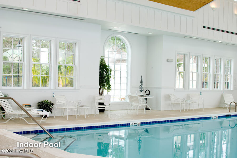 100570366 | Photo 16