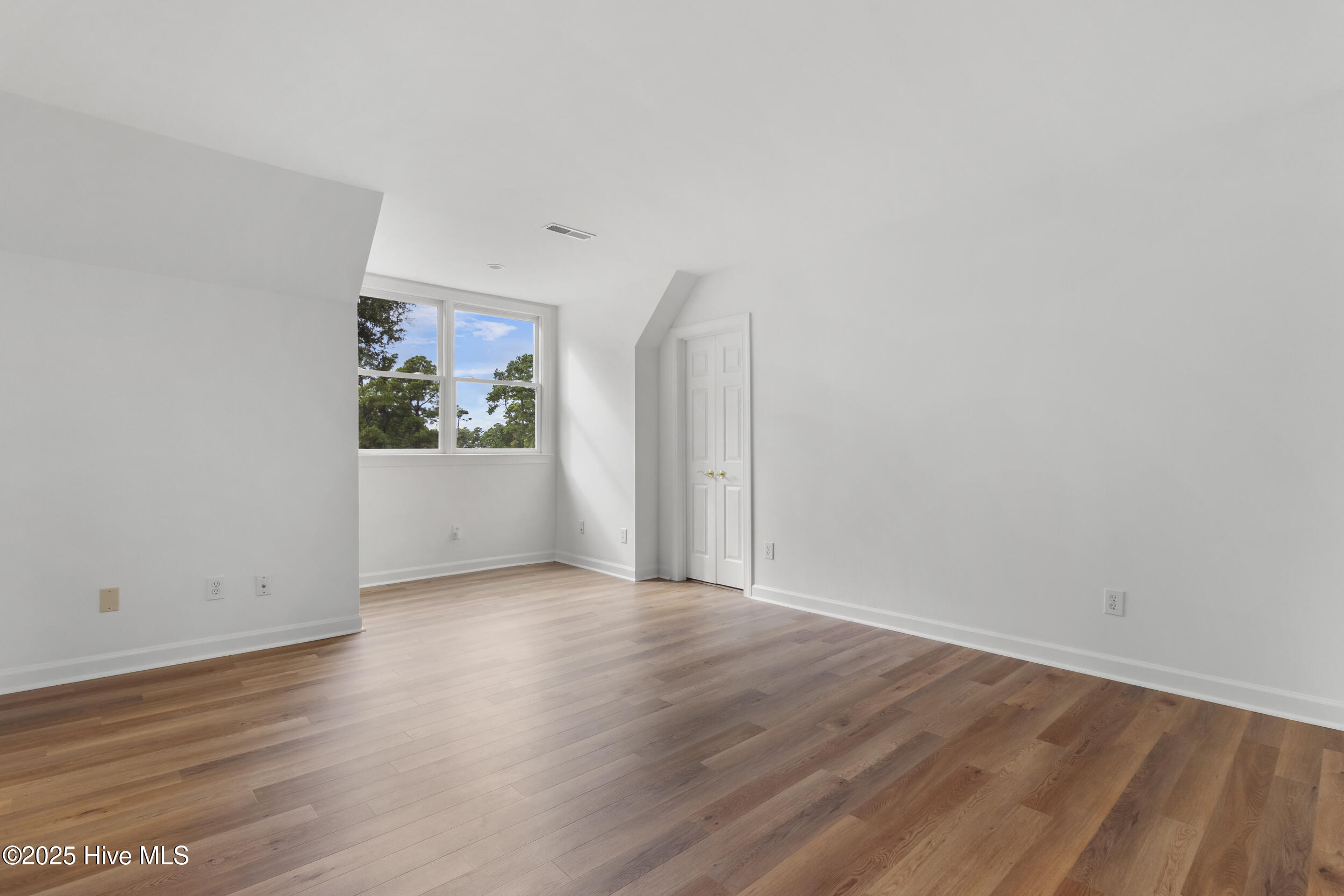 100534920 | Photo 45