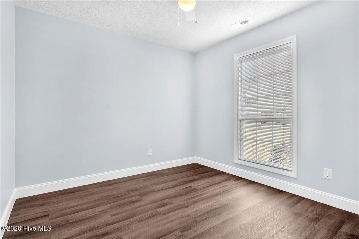 100555805 | Photo 24