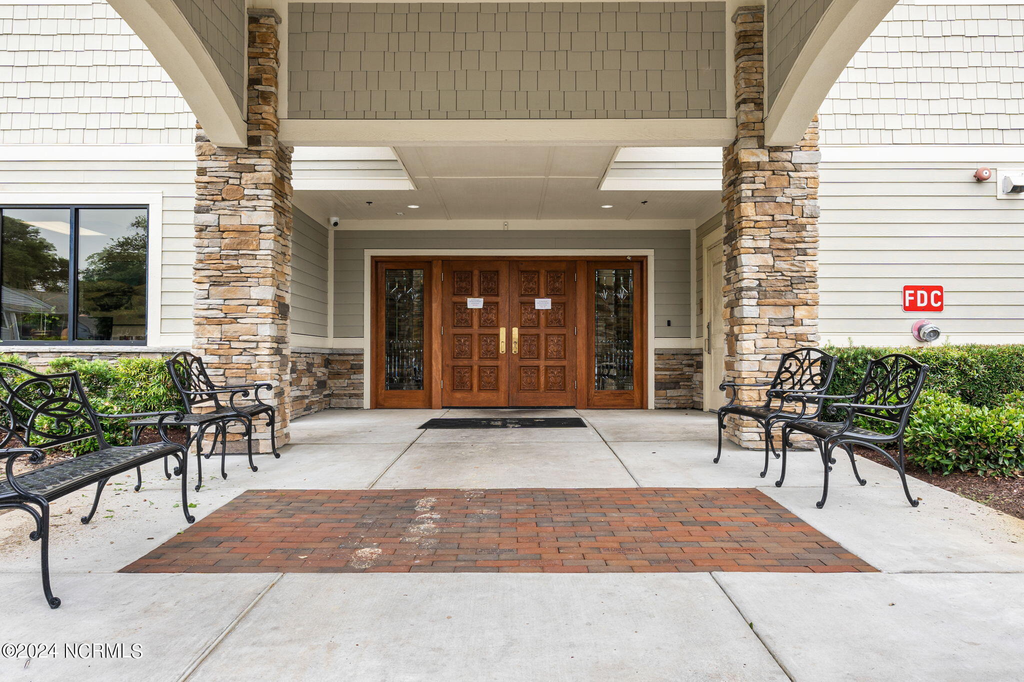 100550623 | Photo 27