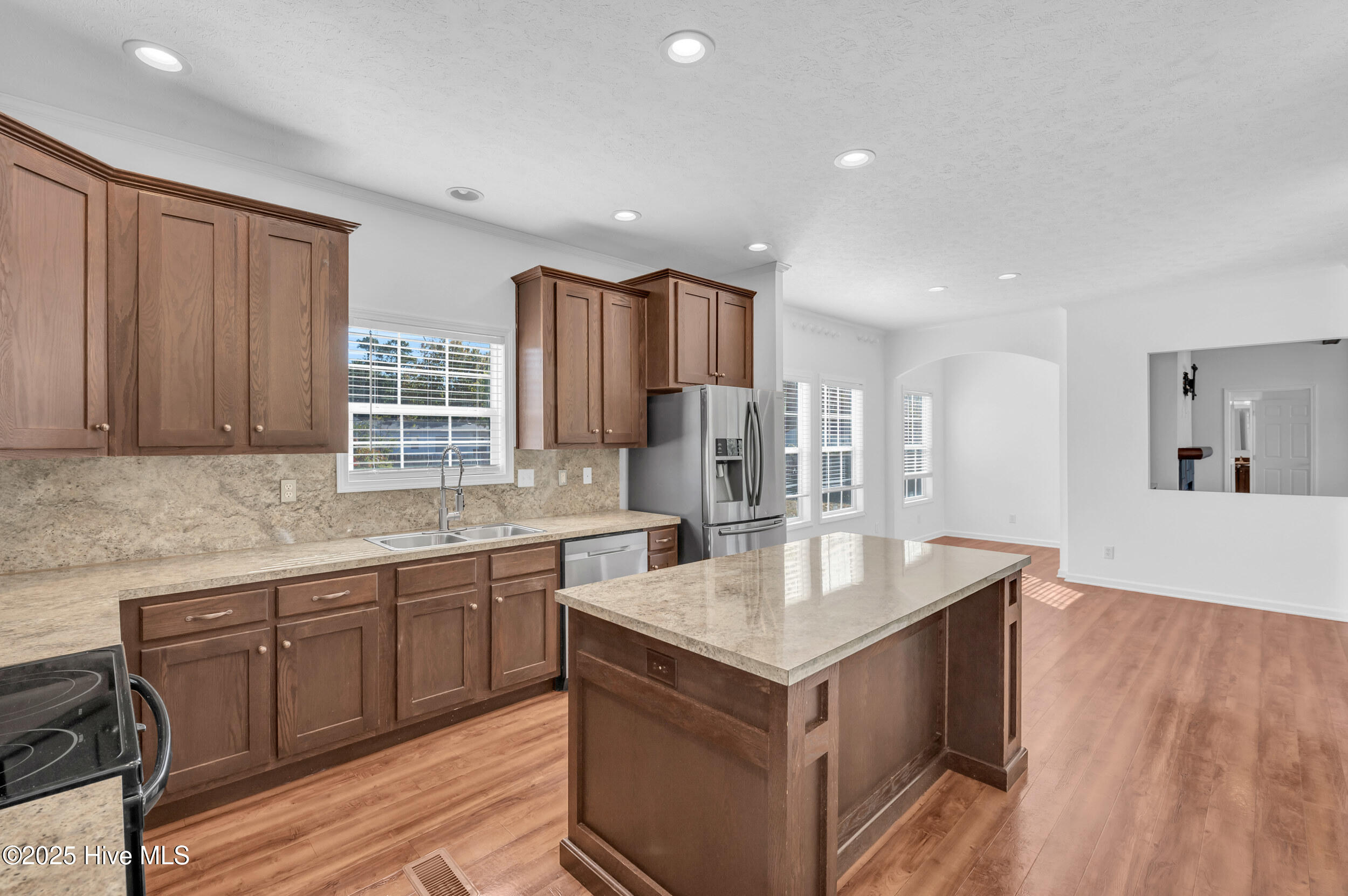 100539826 | Photo 13