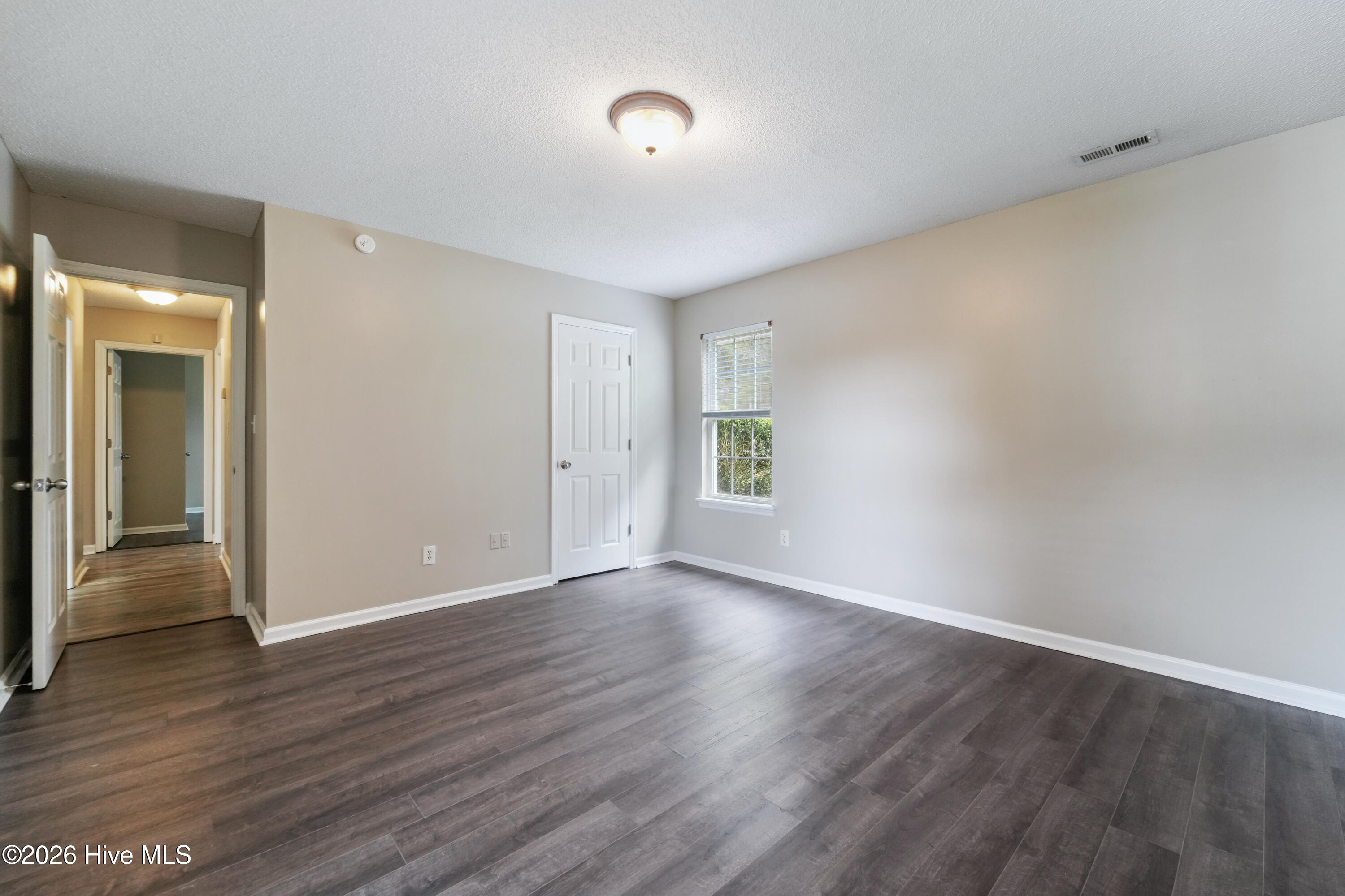 100561681 | Photo 37