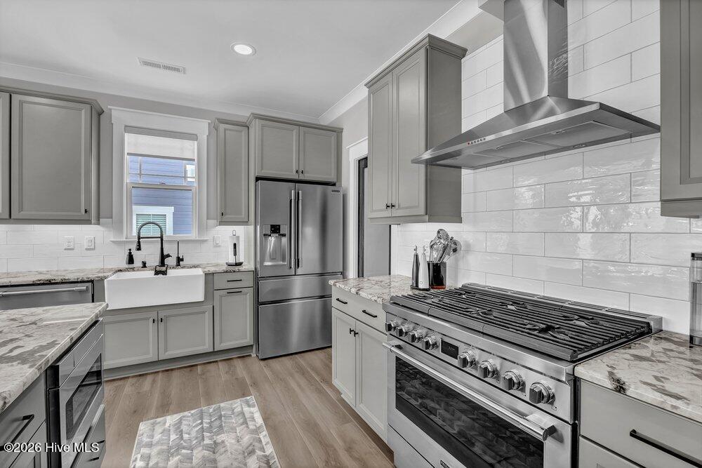 100547868 | Photo 16