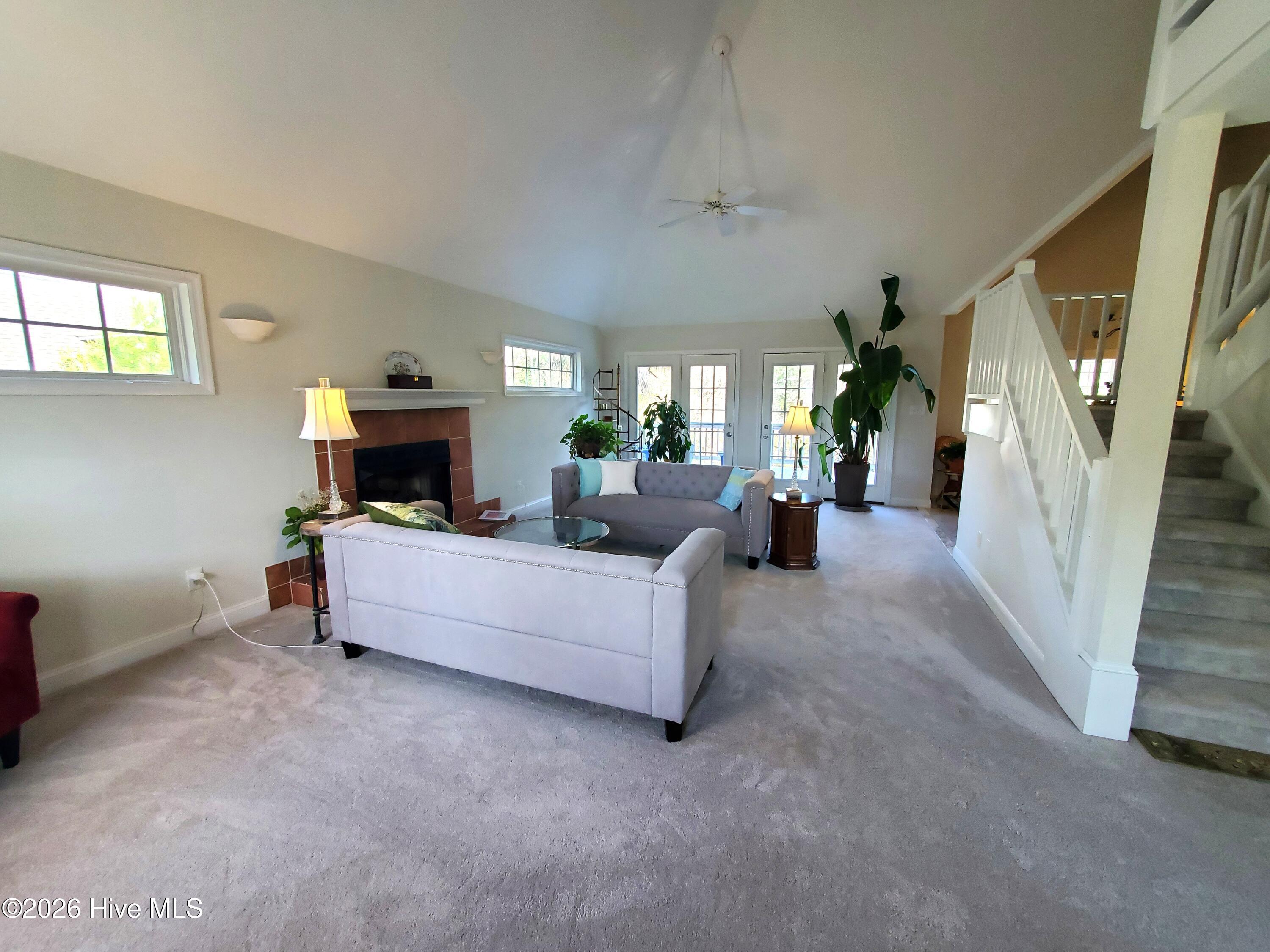 100560491 | Photo 19