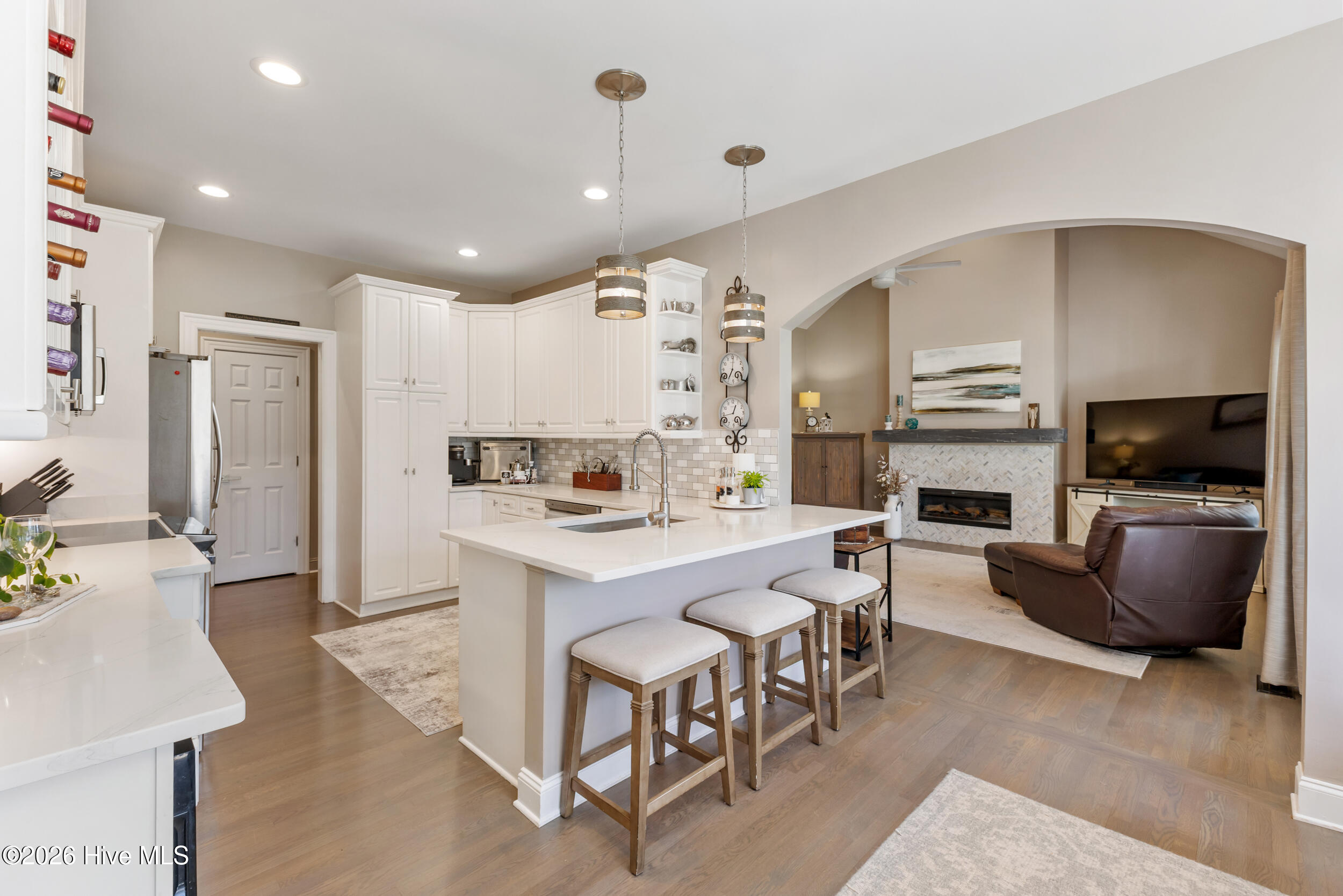 100569489 | Photo 18