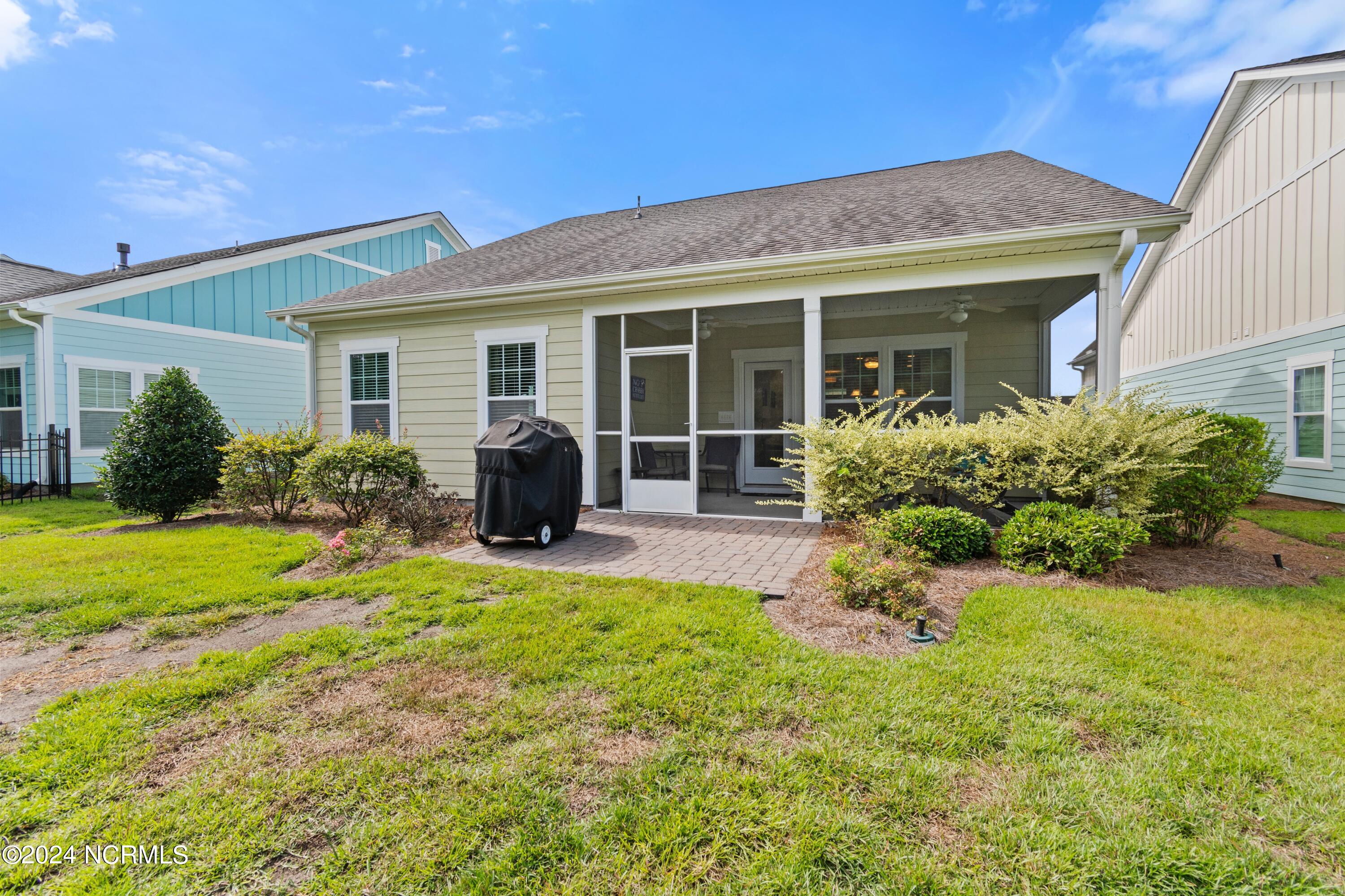 100568294 | Photo 23