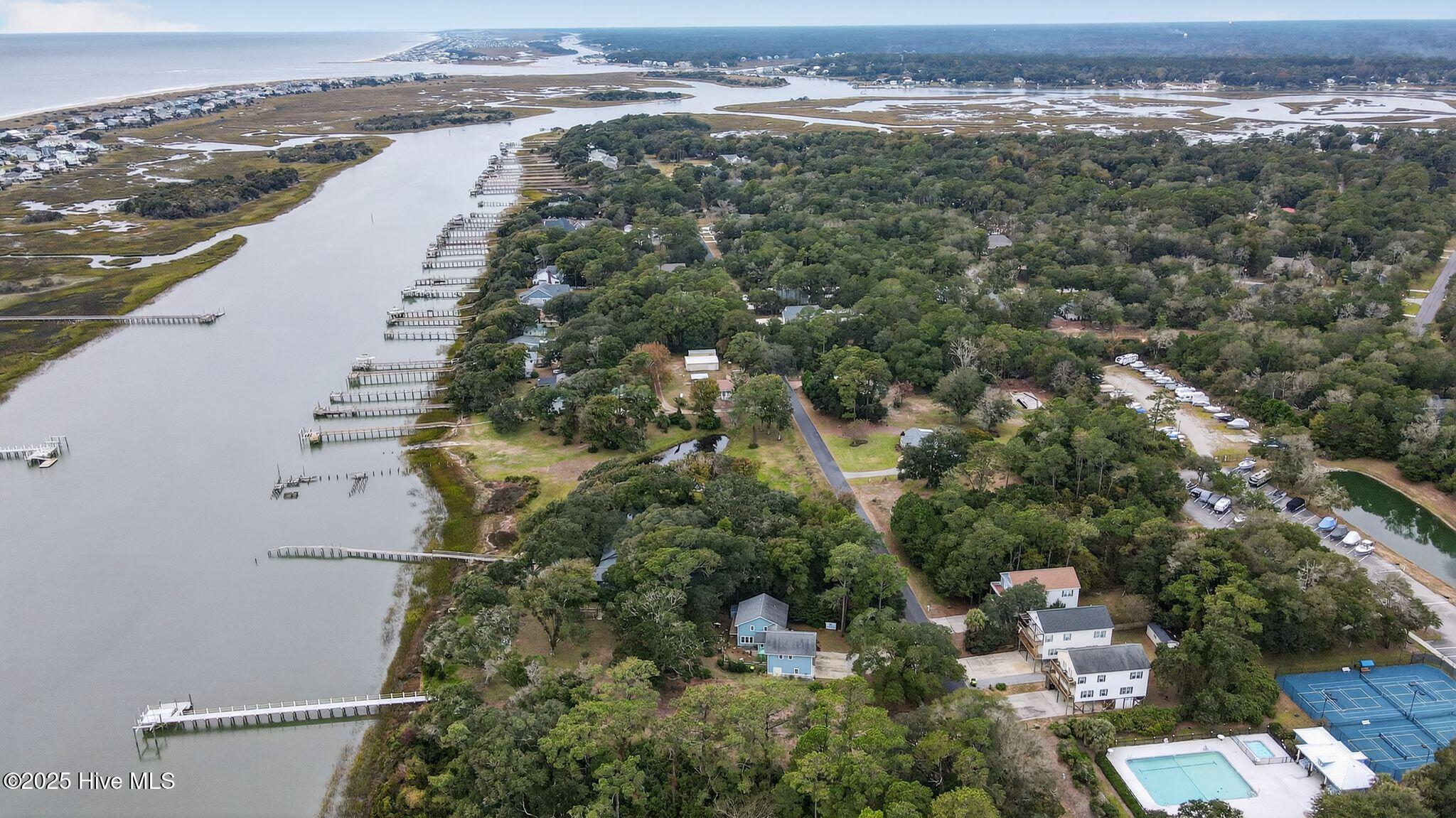 100540046 | Photo 42