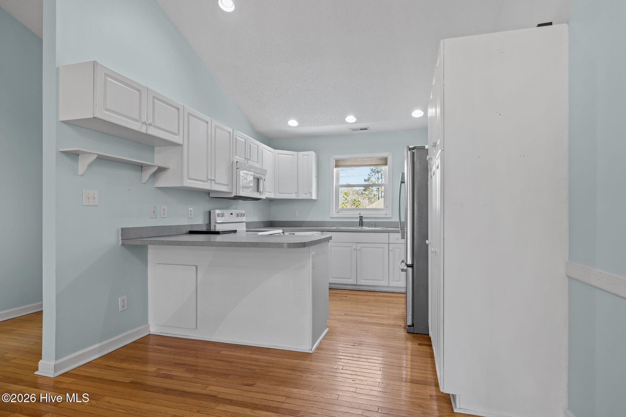 100554027 | Photo 19