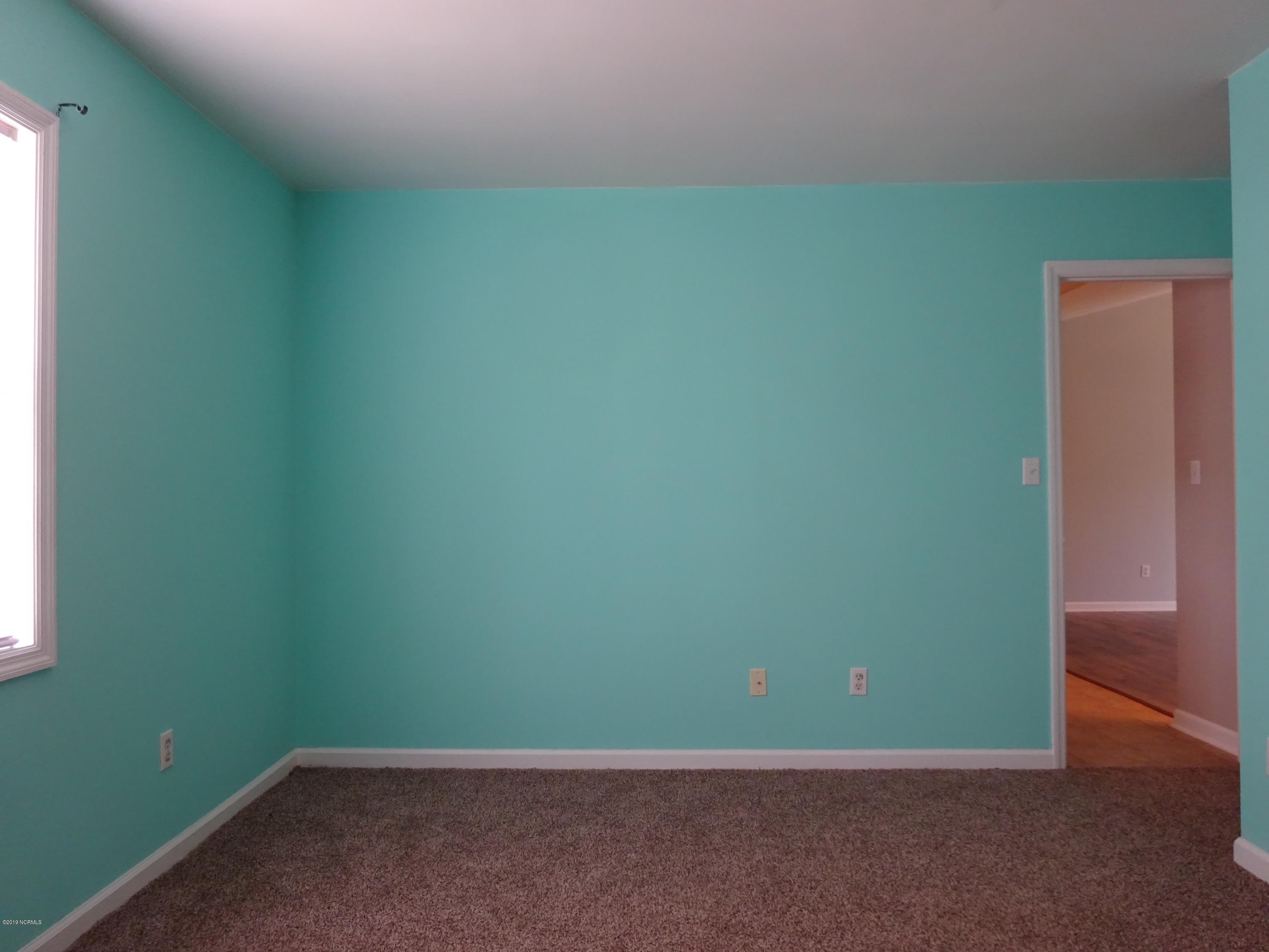 100543958 | Photo 15