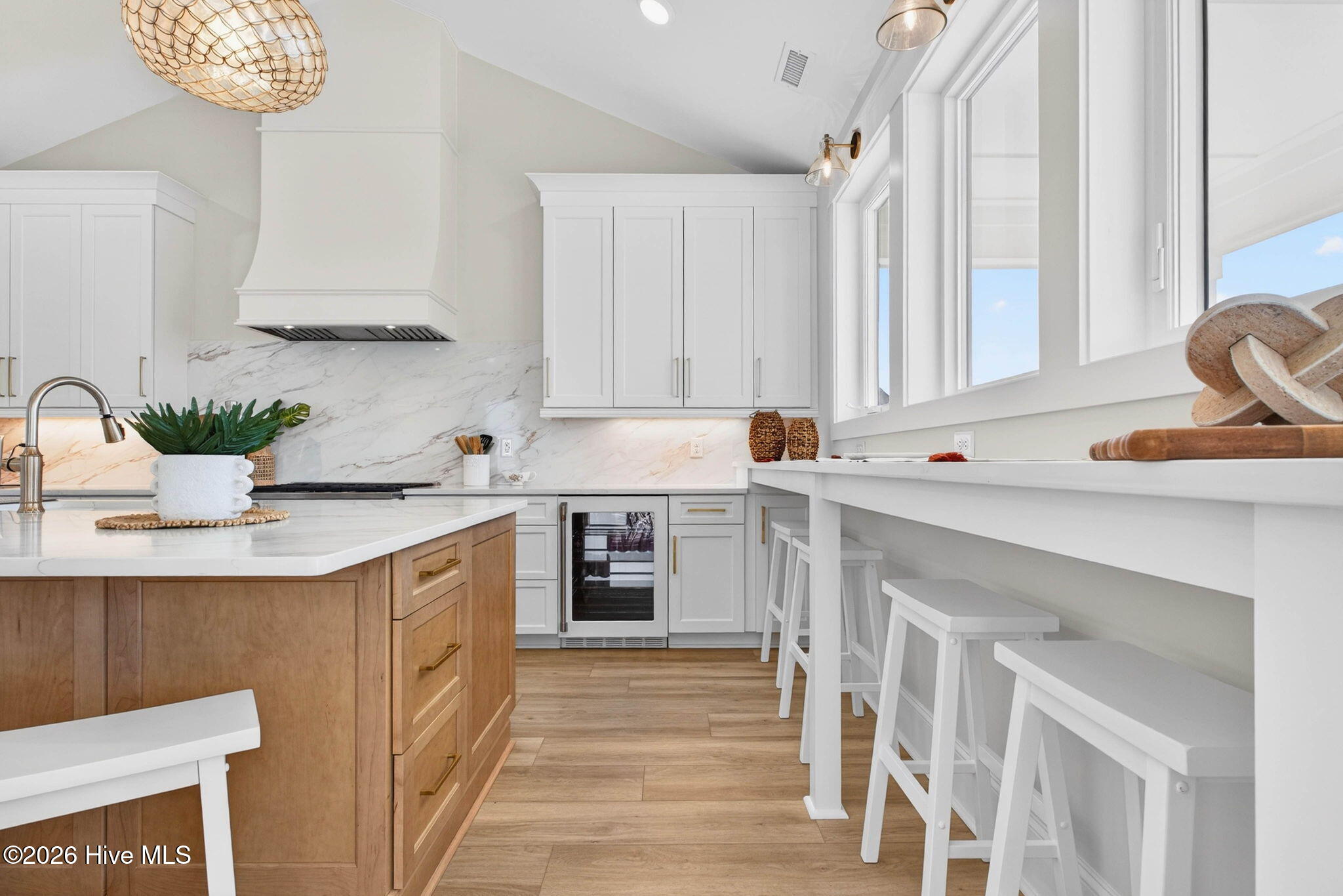 100570262 | Photo 14