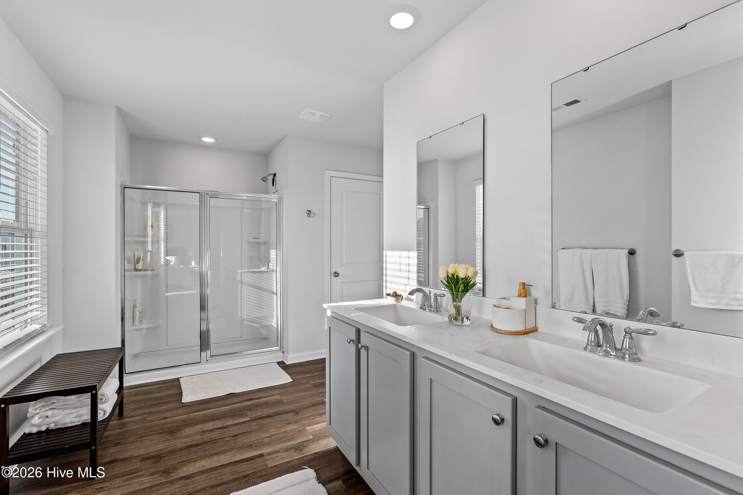 100558973 | Photo 19