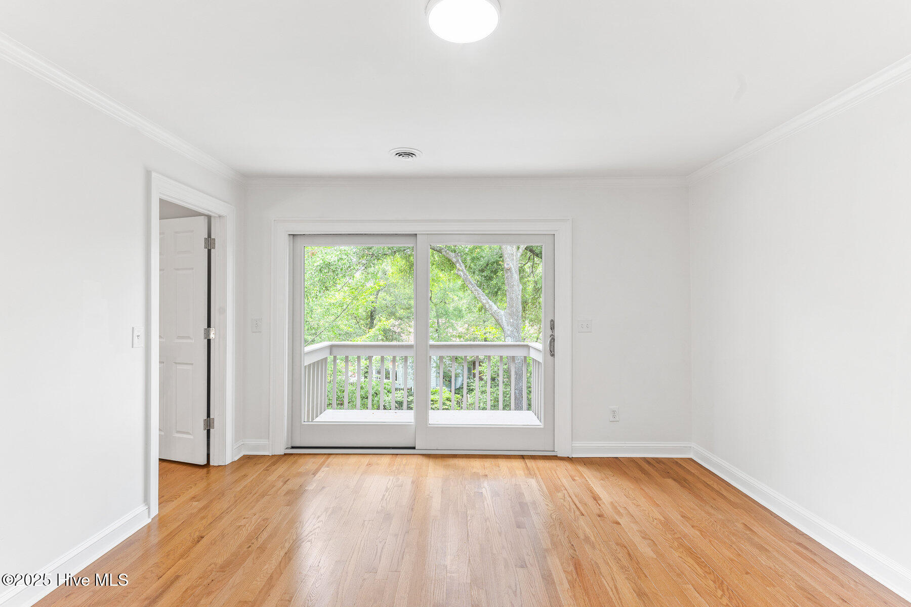 100489617 | Photo 28