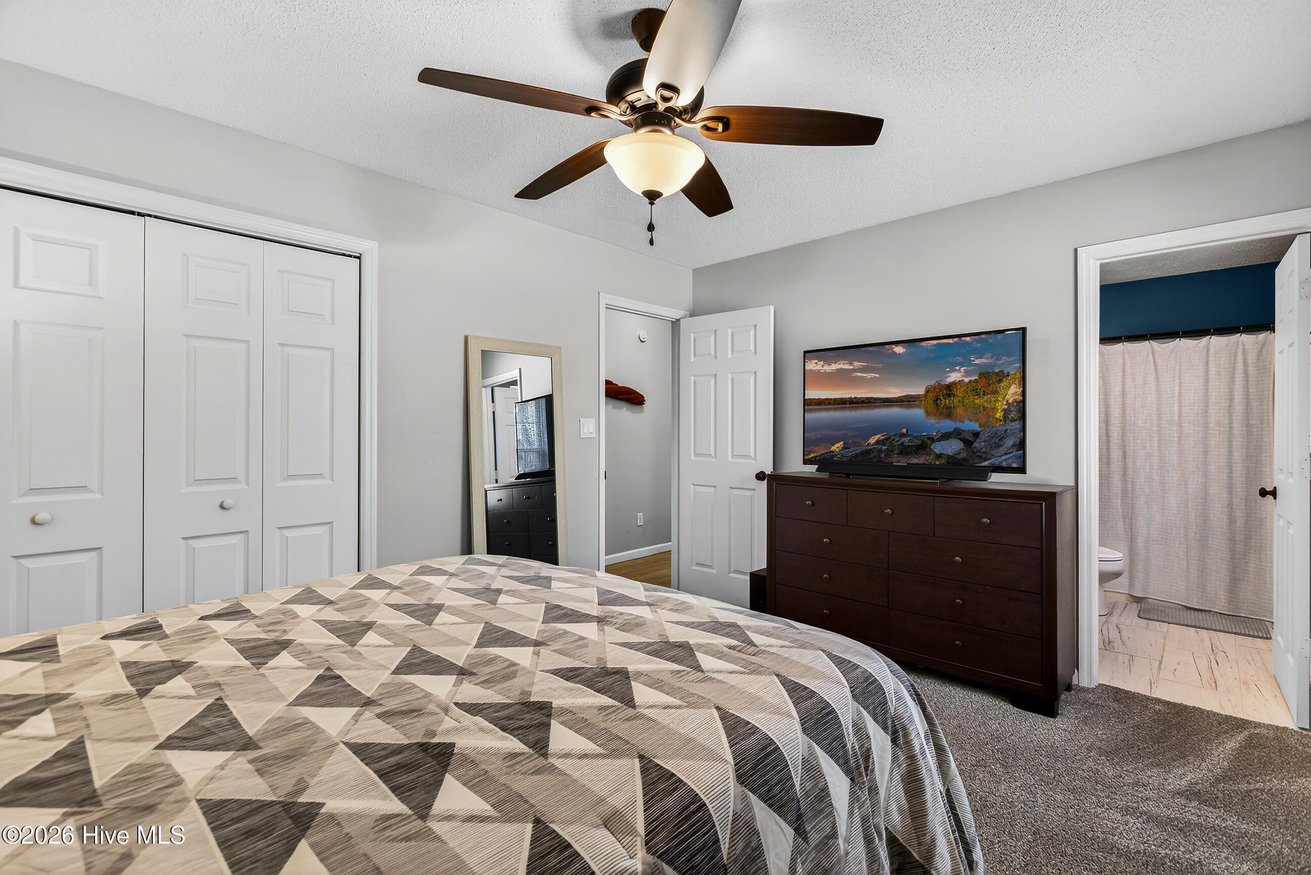 100557128 | Photo 12