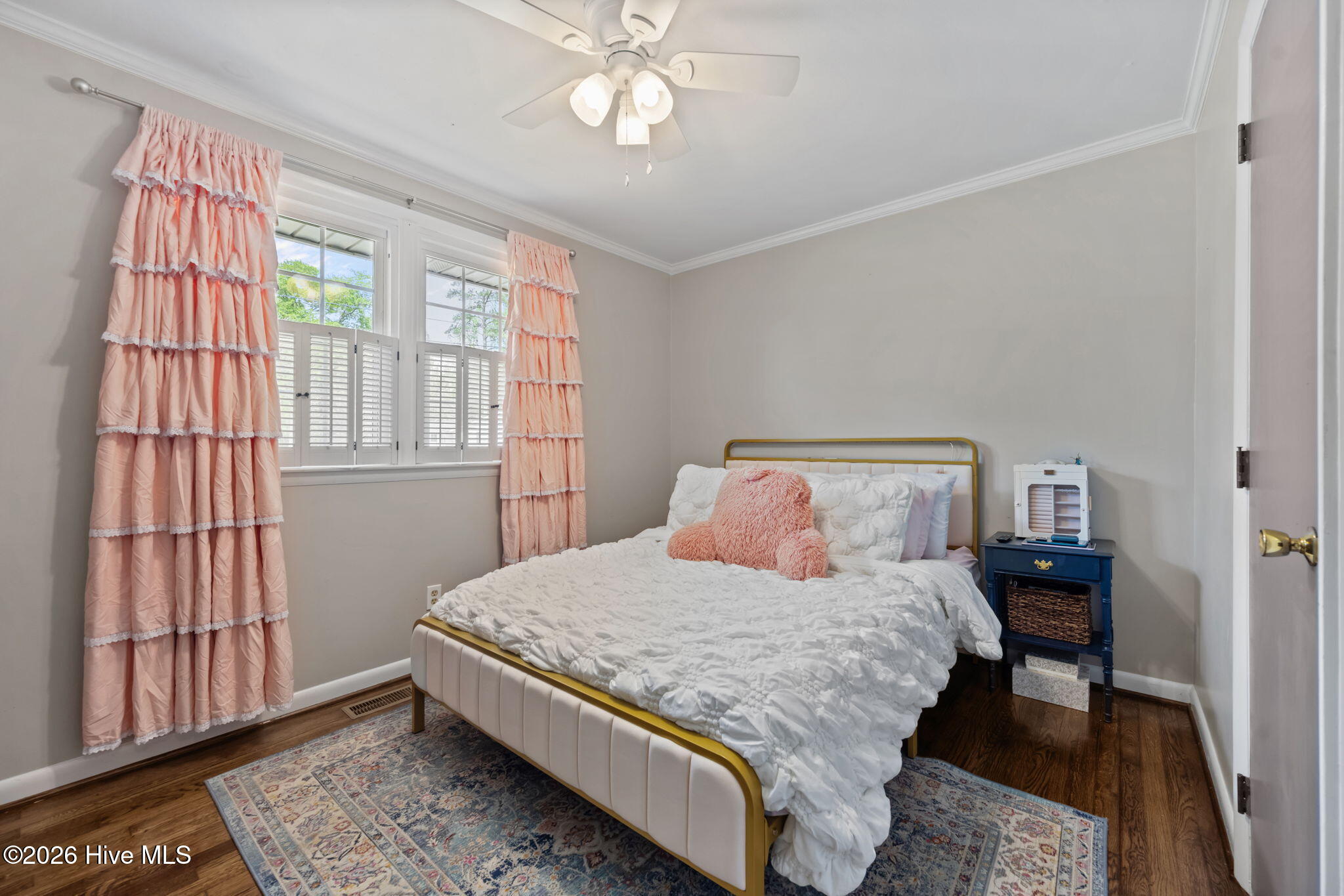 100567553 | Photo 26