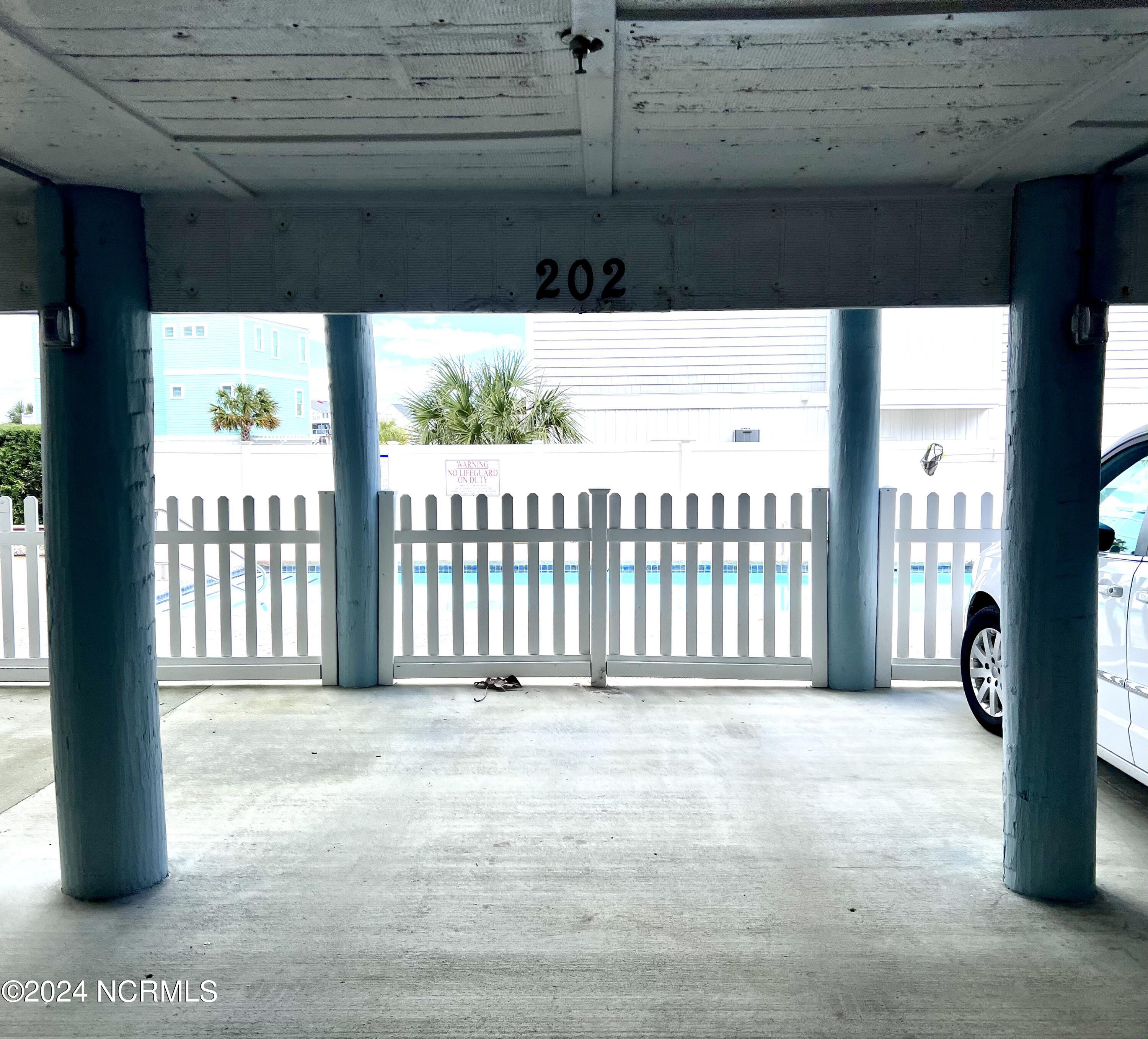 100543708 | Photo 43