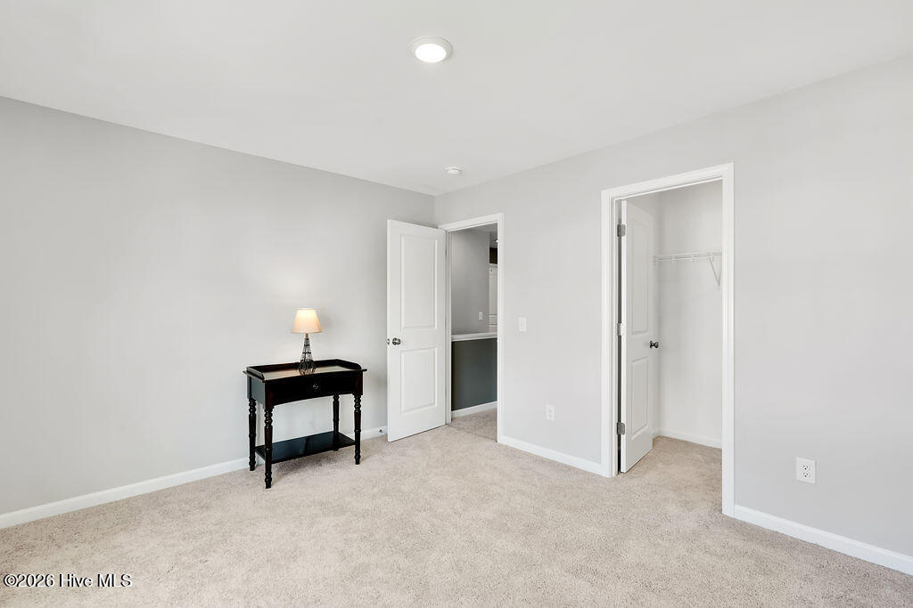 100565667 | Photo 30