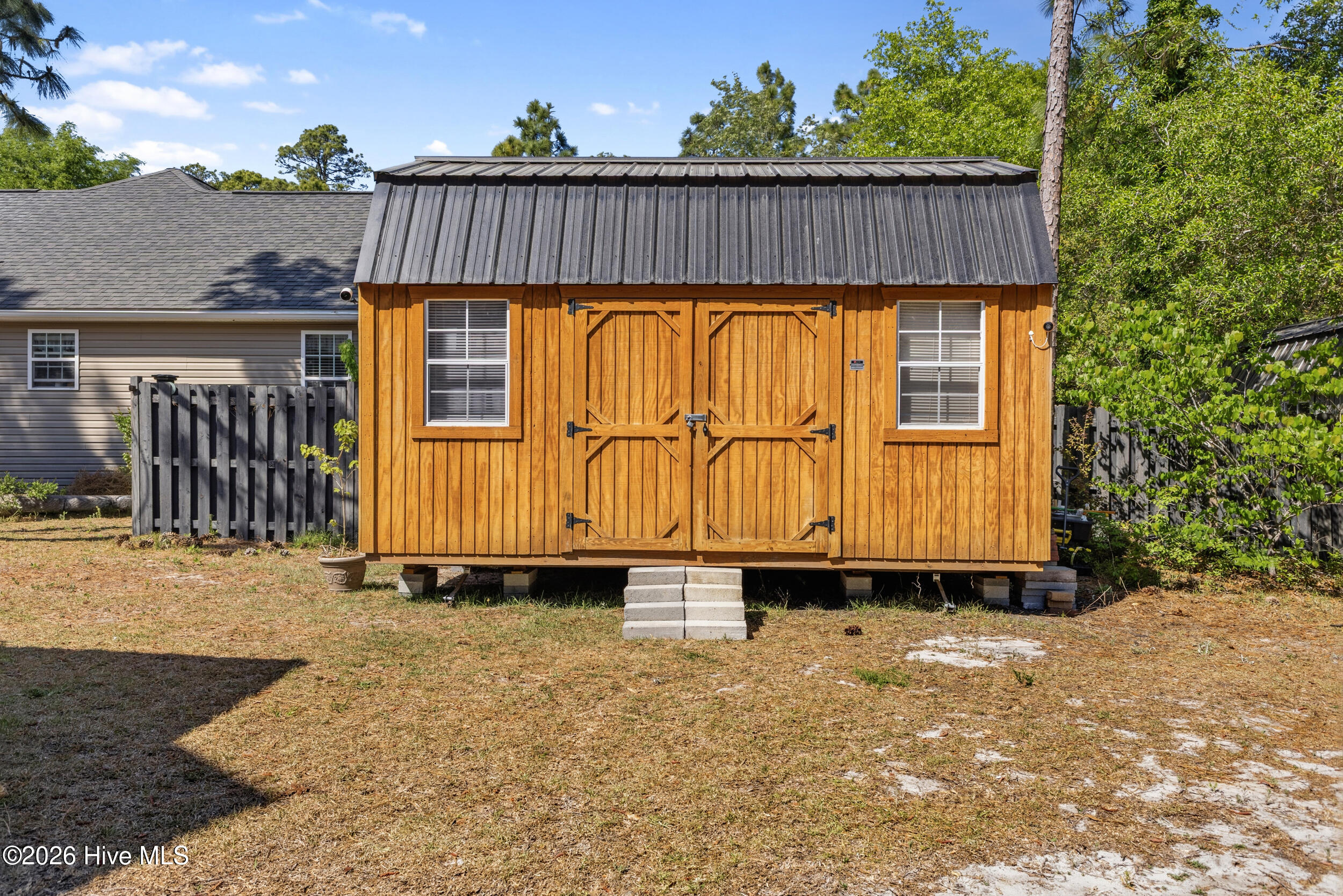 100569196 | Photo 33