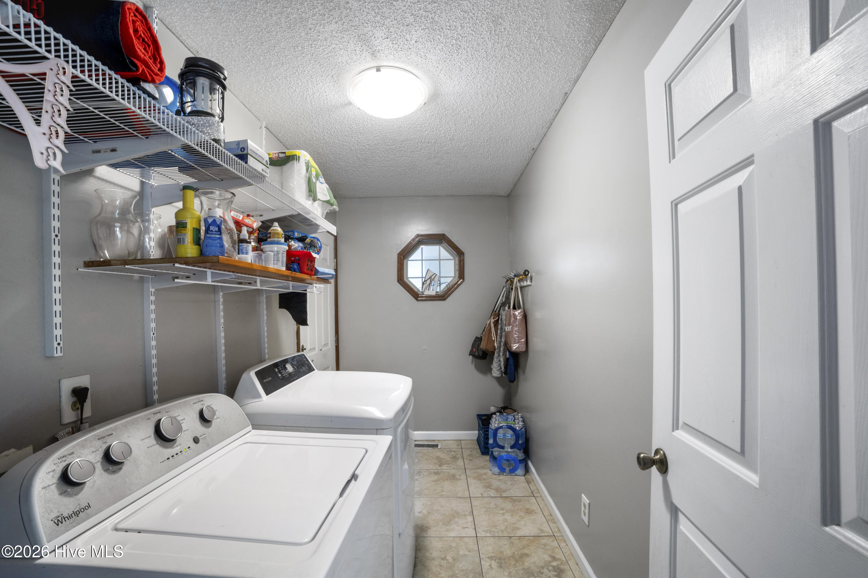 100541663 | Photo 19