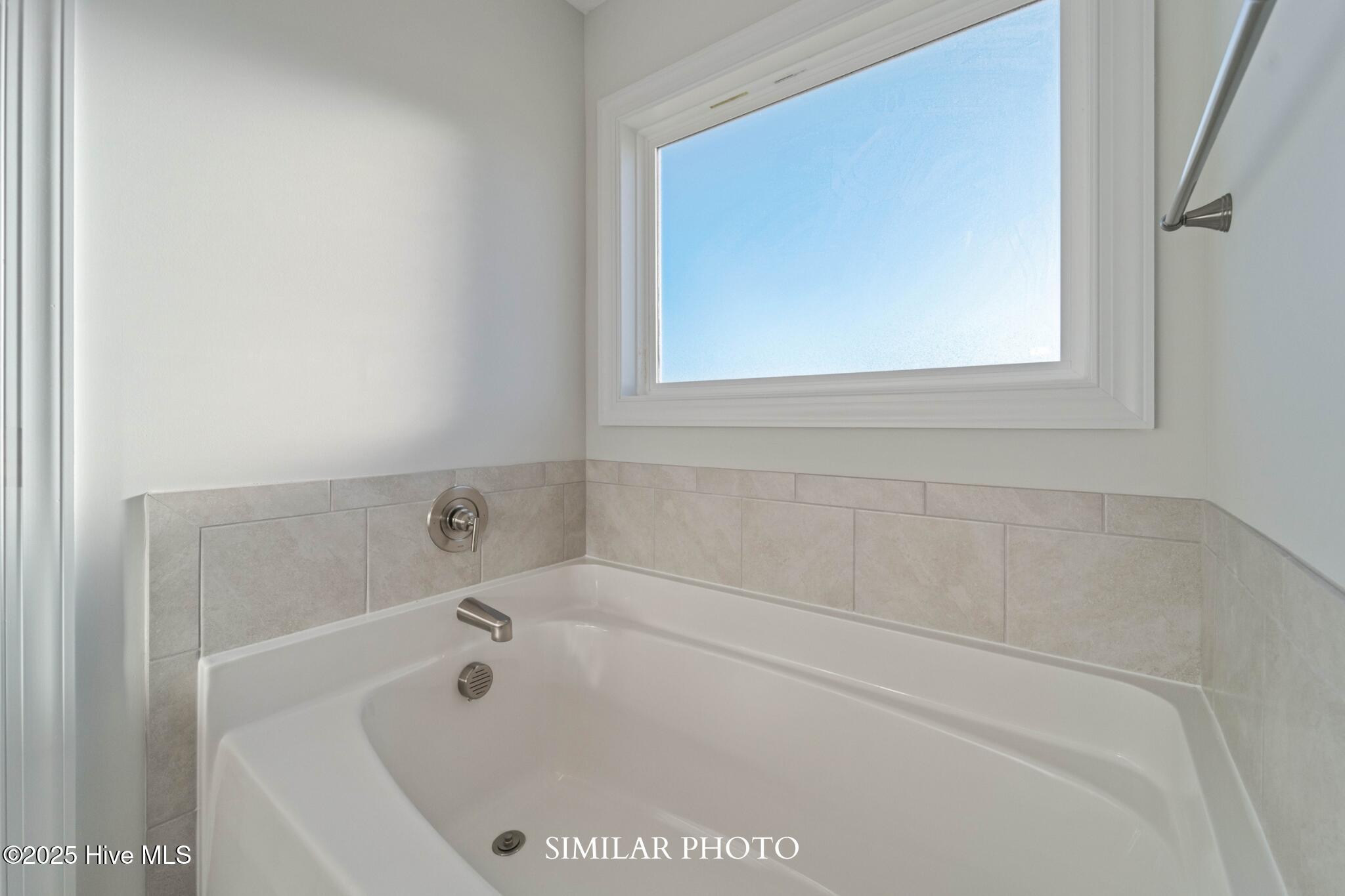 100523482 | Photo 19