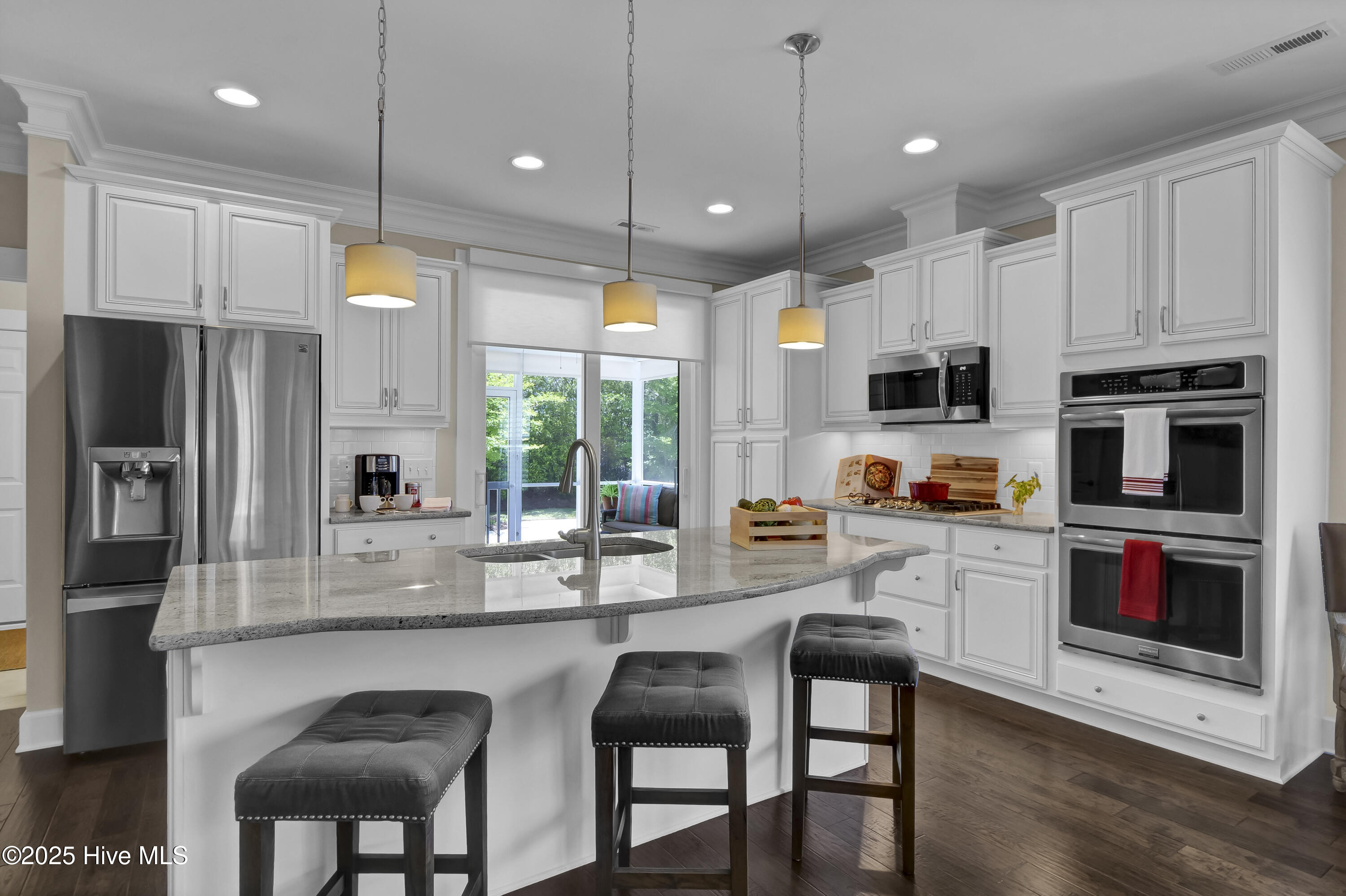 100504892 | Photo 11