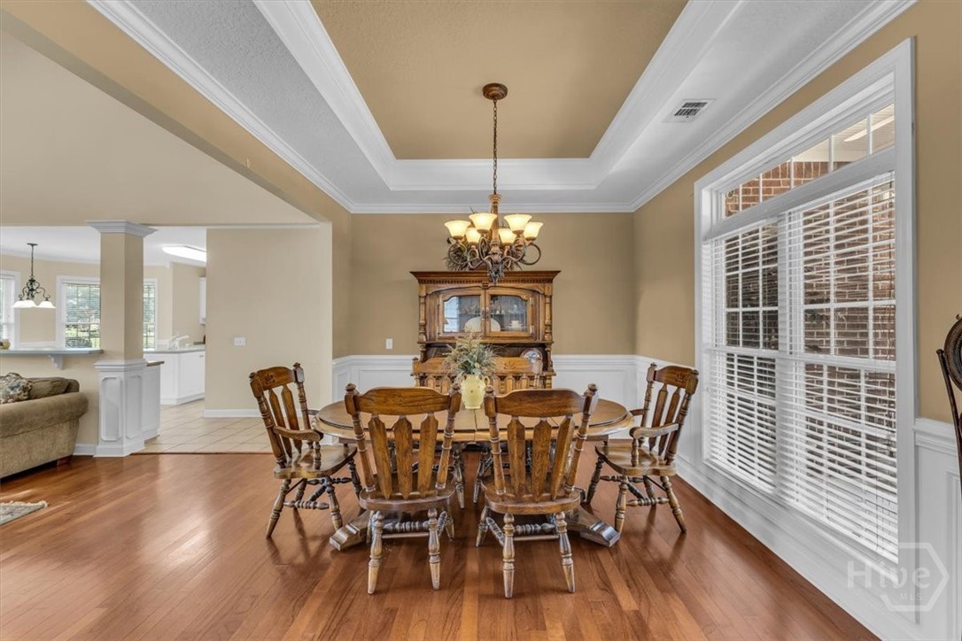 Charming Dining Area