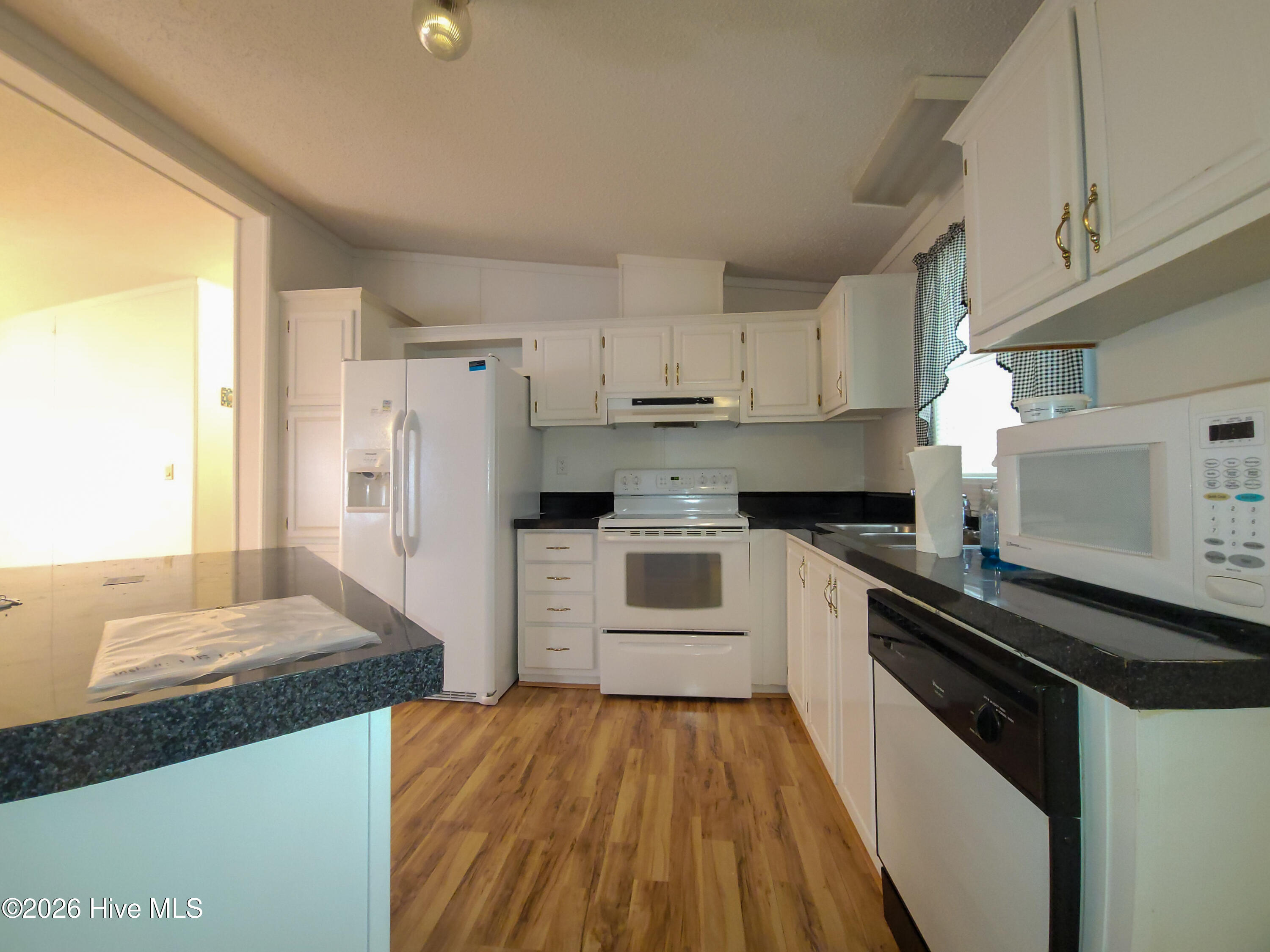 100560378 | Photo 31