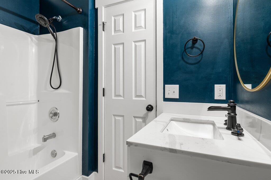 100531432 | Photo 21