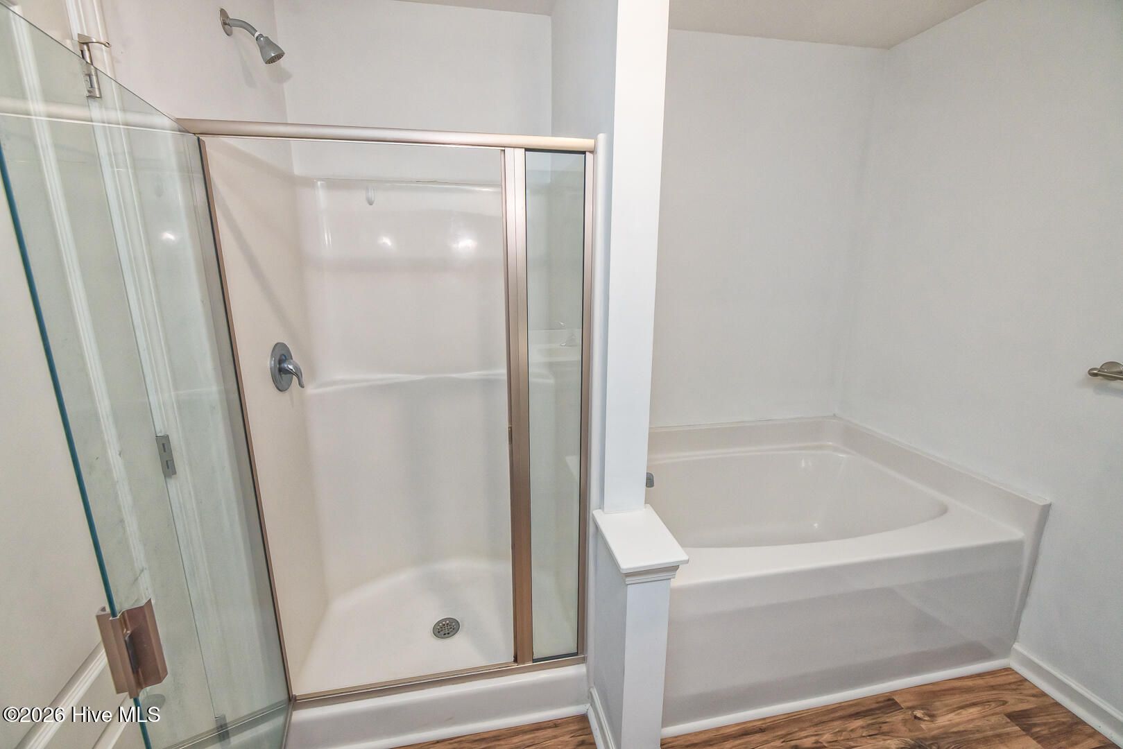 100558342 | Photo 33