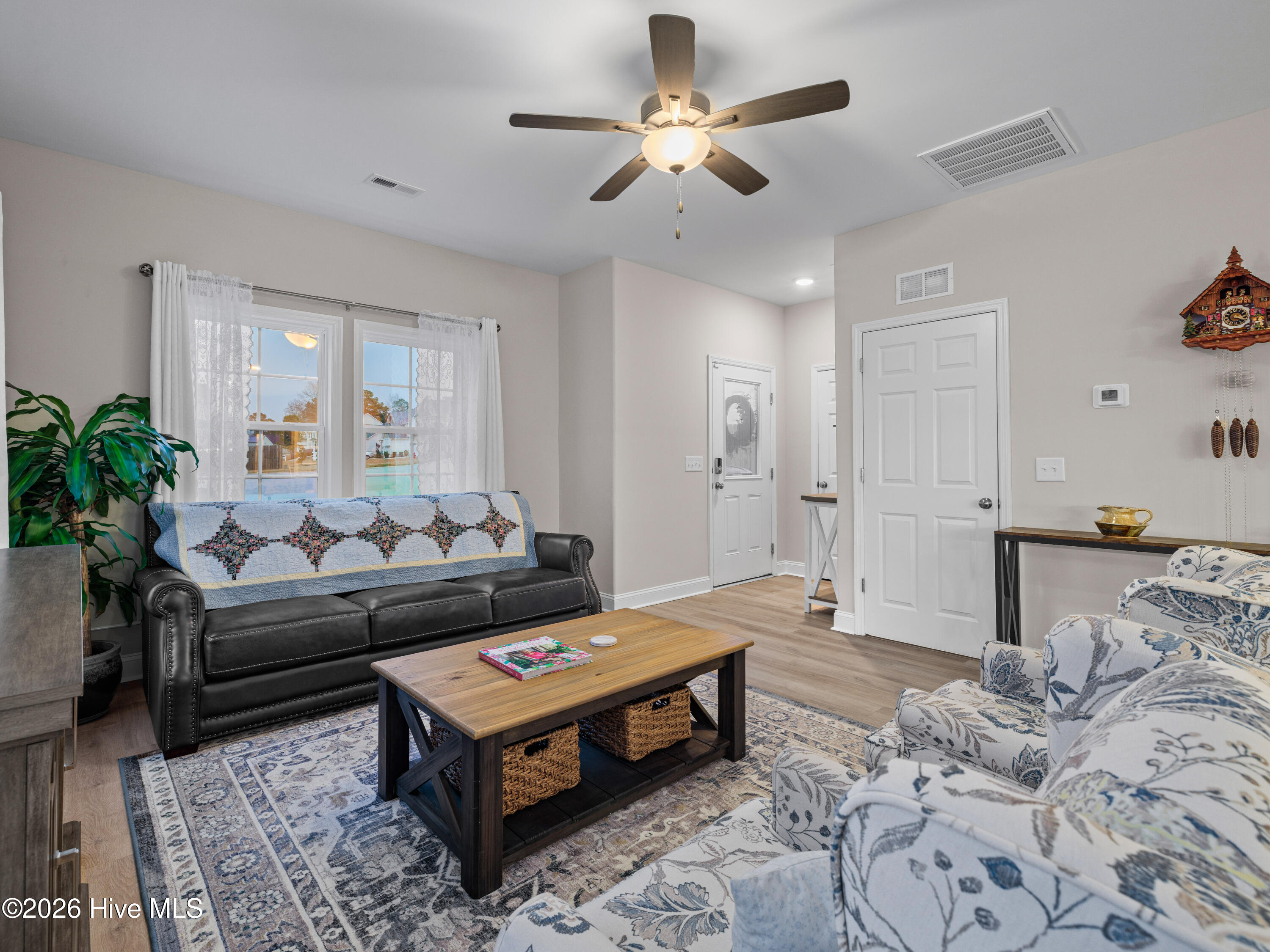 100549513 | Photo 12