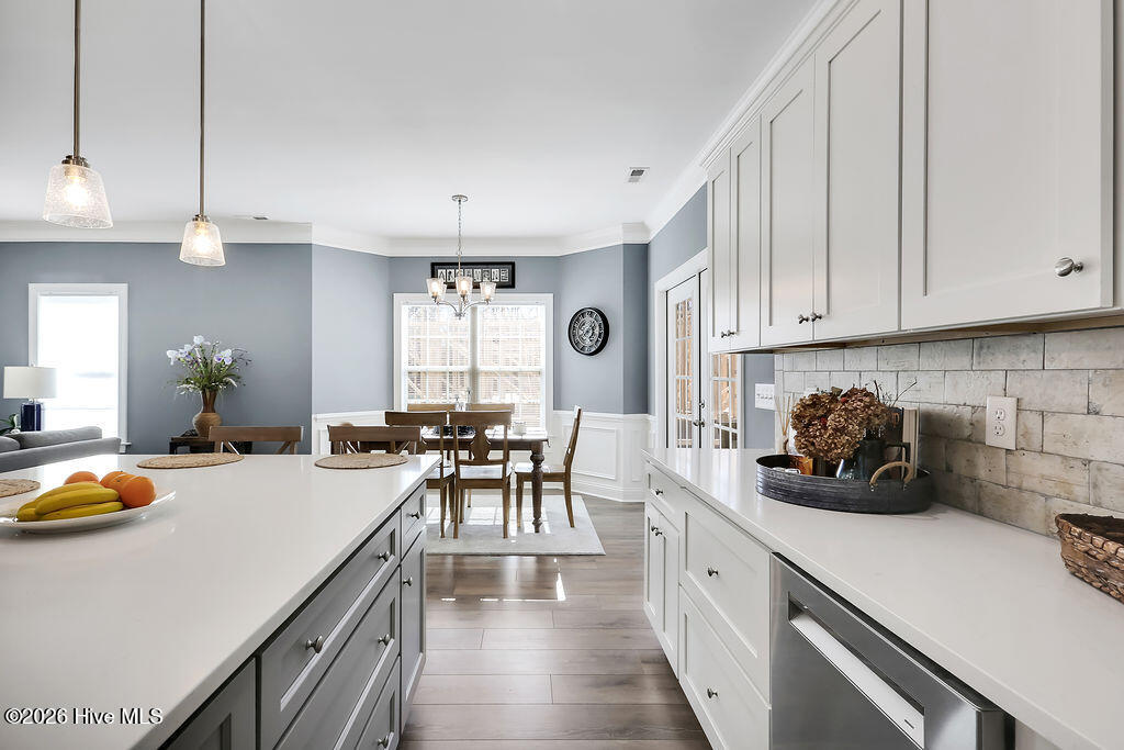 100548902 | Photo 12