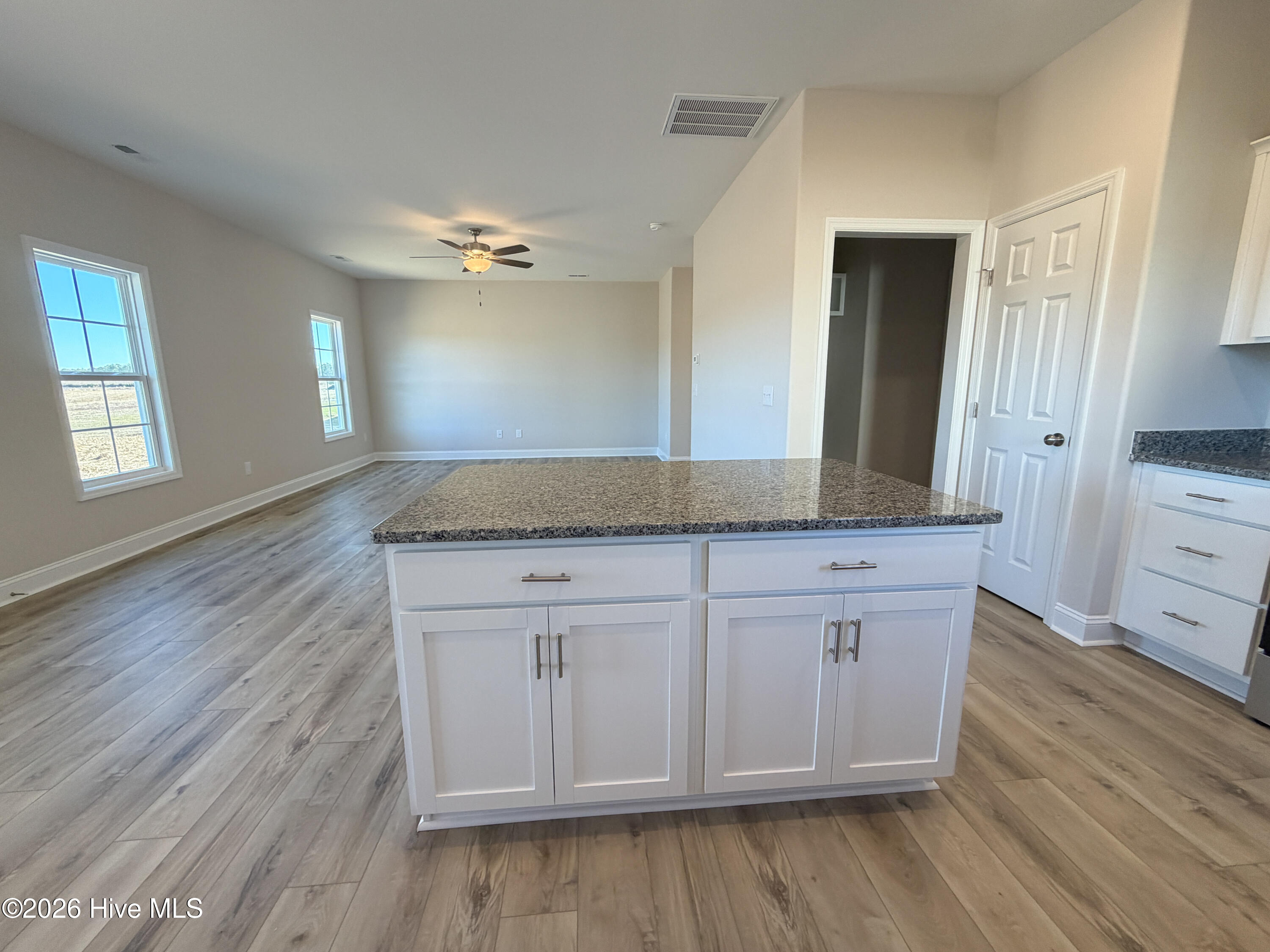 100551555 | Photo 10