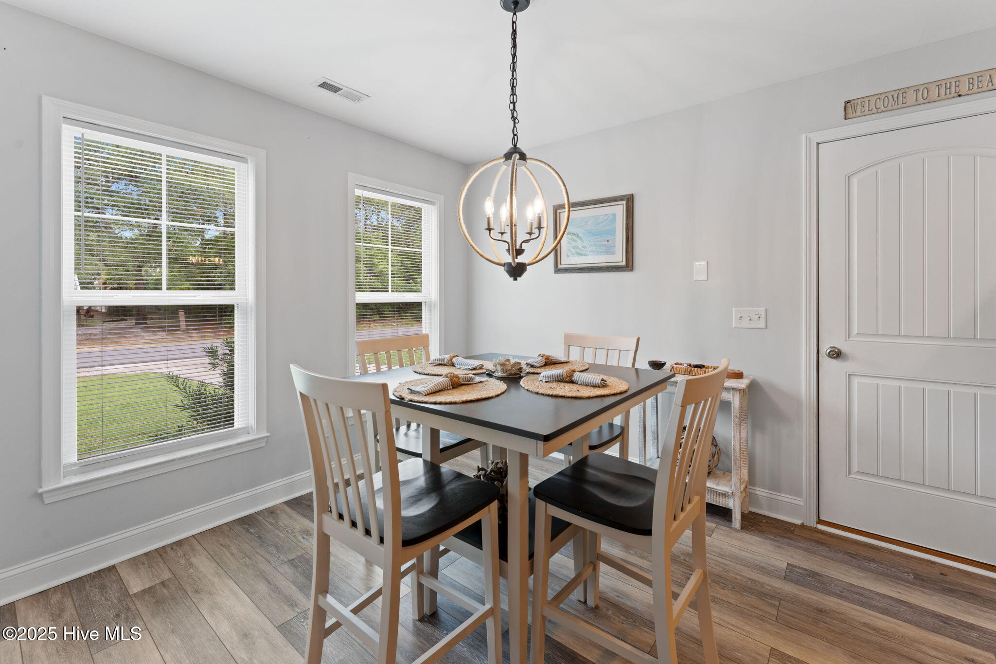 100548300 | Photo 39